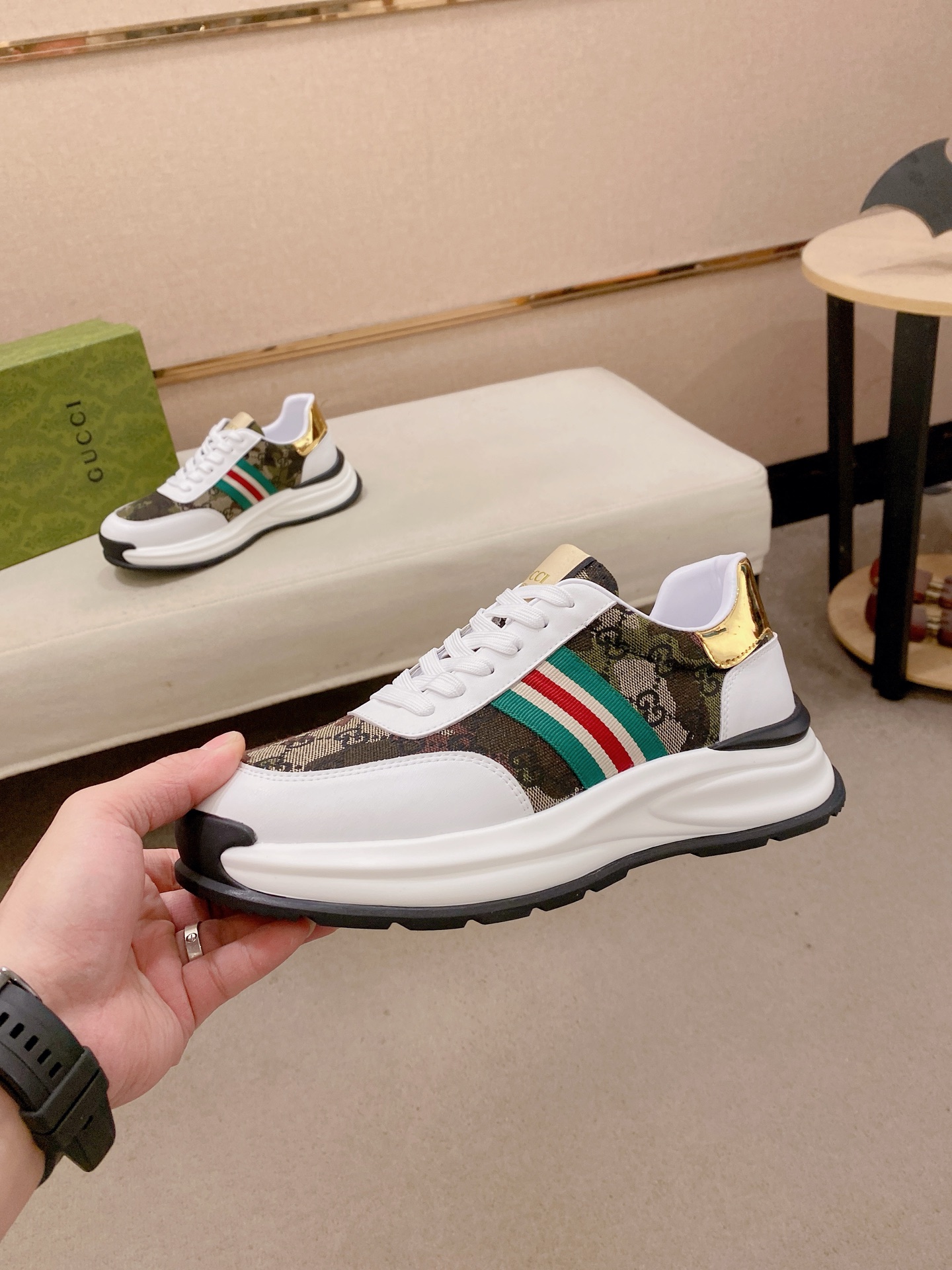 Gucci Style Leather Men's Shoes style reference detail image 3 from source 781398
