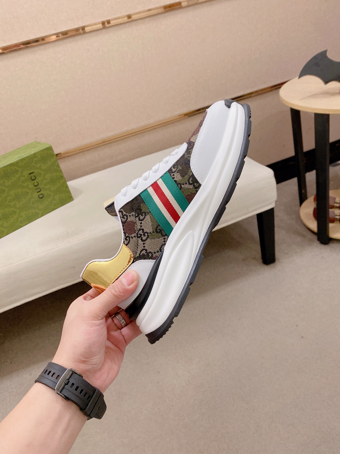 Gucci Style Leather Men's Shoes style reference detail image 5 from source 781398