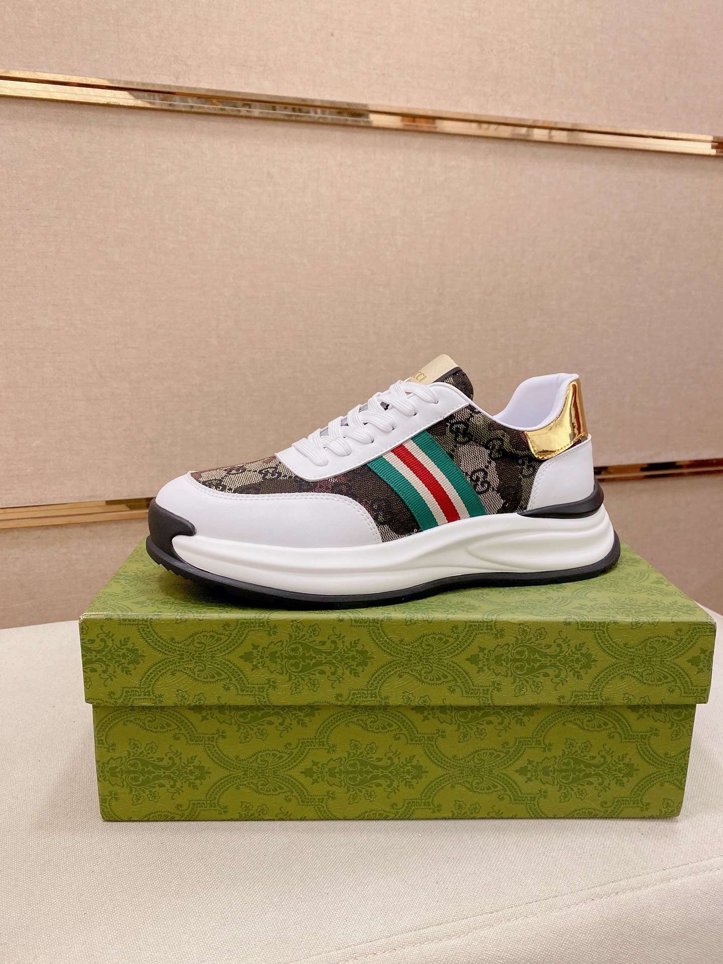 Gucci Style Leather Men's Shoes style reference detail image 1 from source 781398