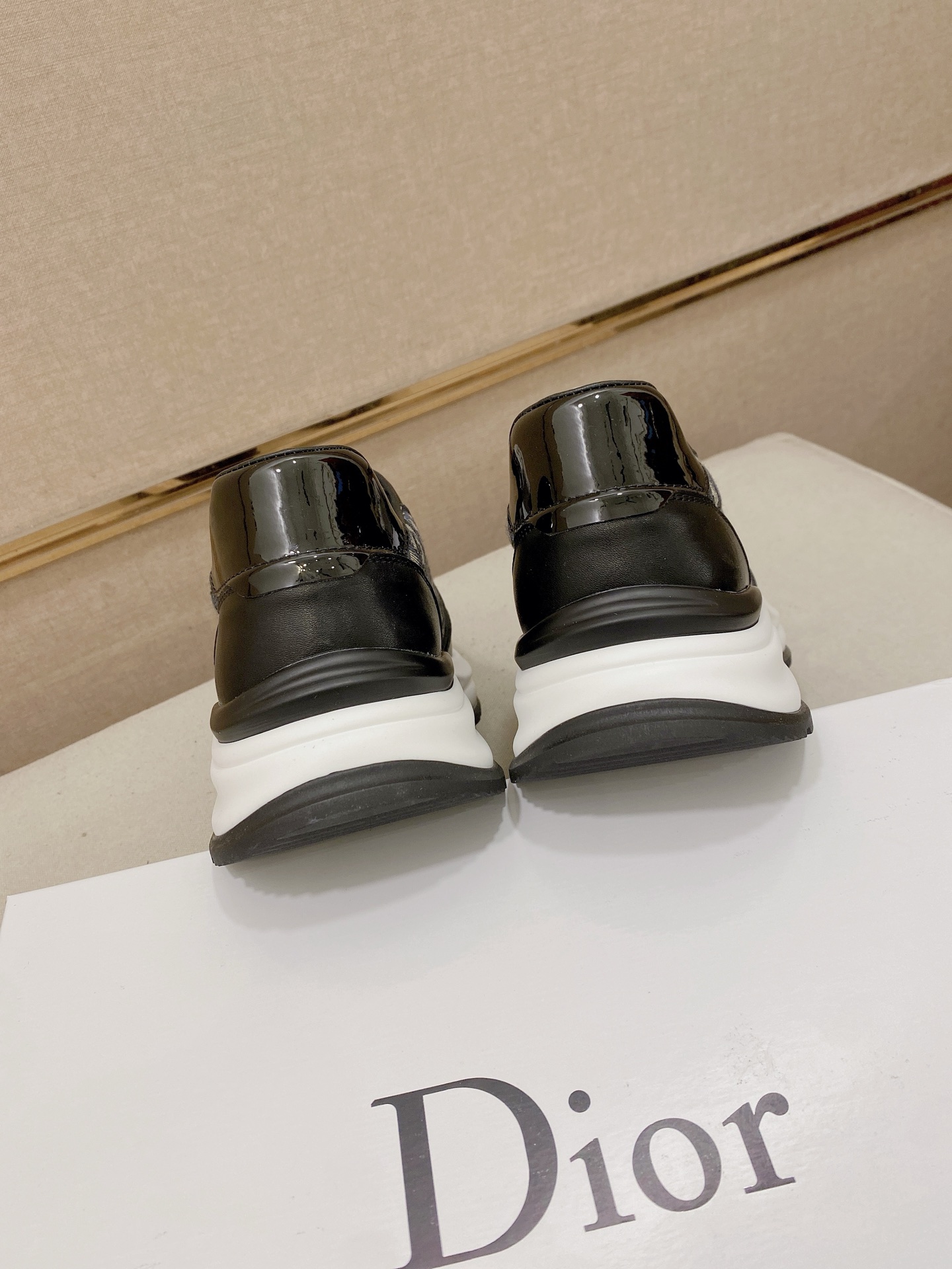 Dior Style Leather Men's Shoes style reference detail image 8 from source 782395