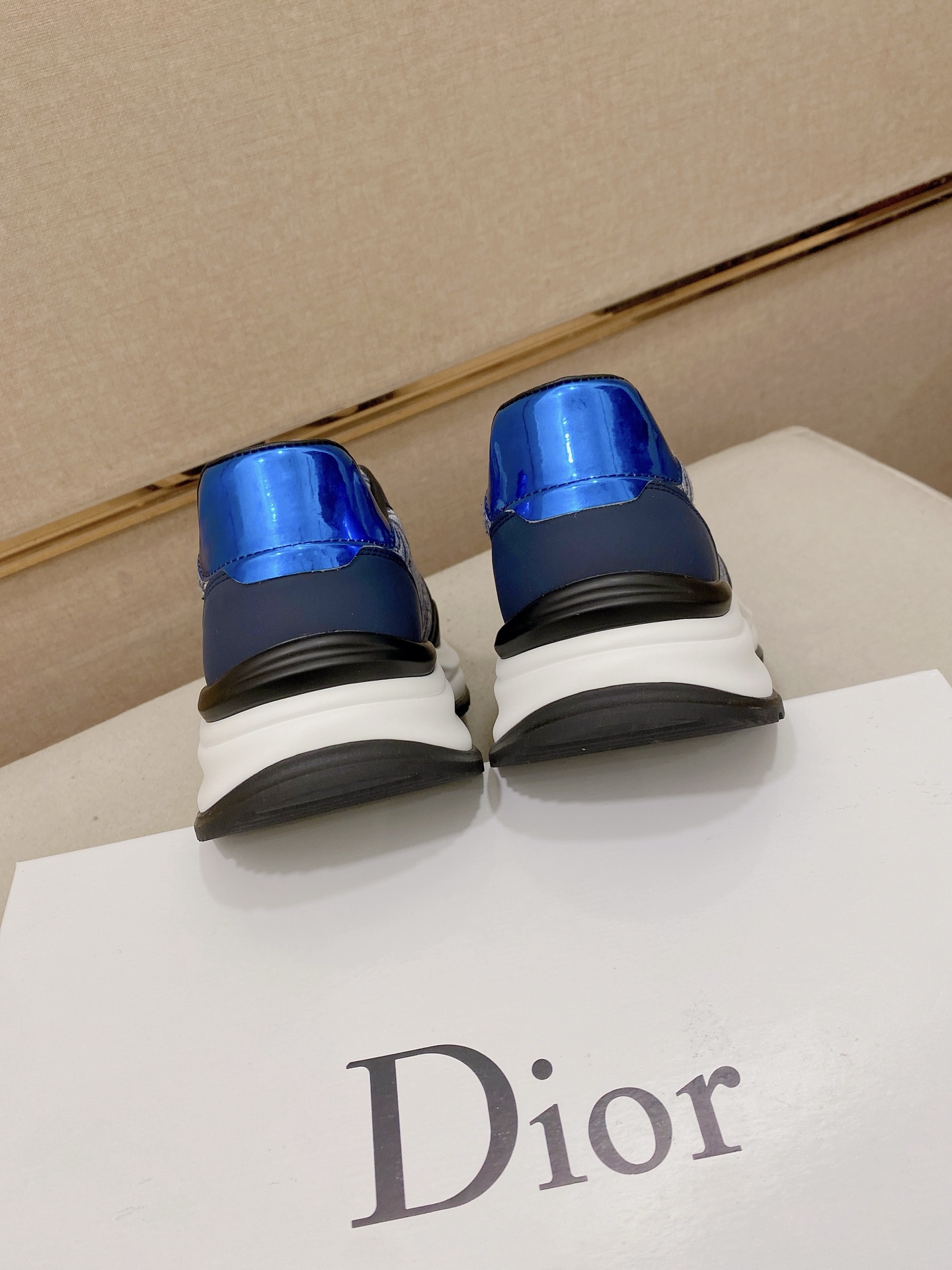 Dior Style Leather Men's Shoes style reference detail image 8 from source 782396