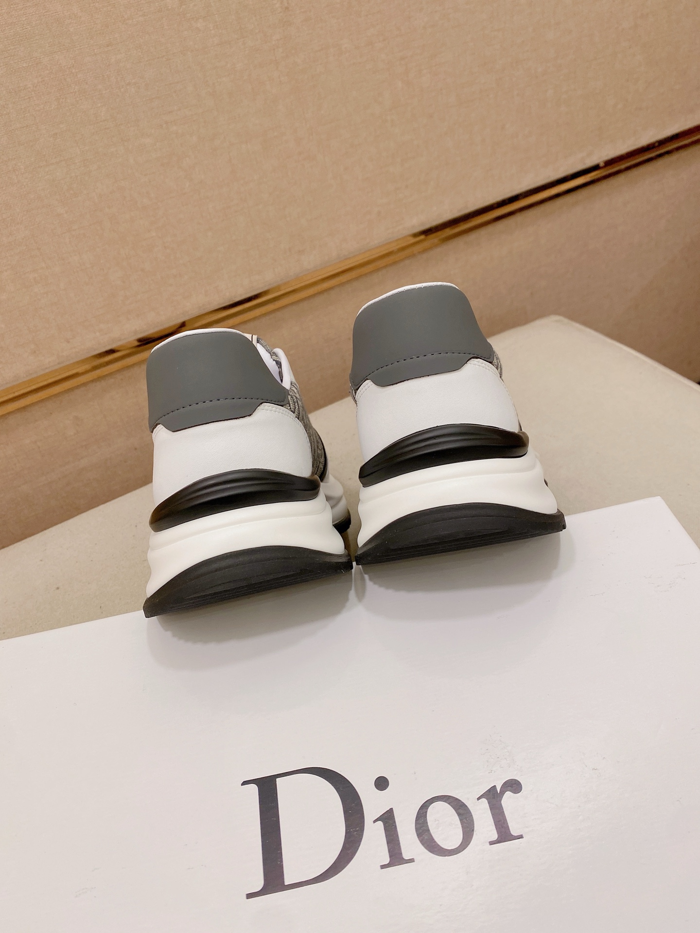 Dior Style Leather Men's Shoes style reference detail image 8 from source 782397