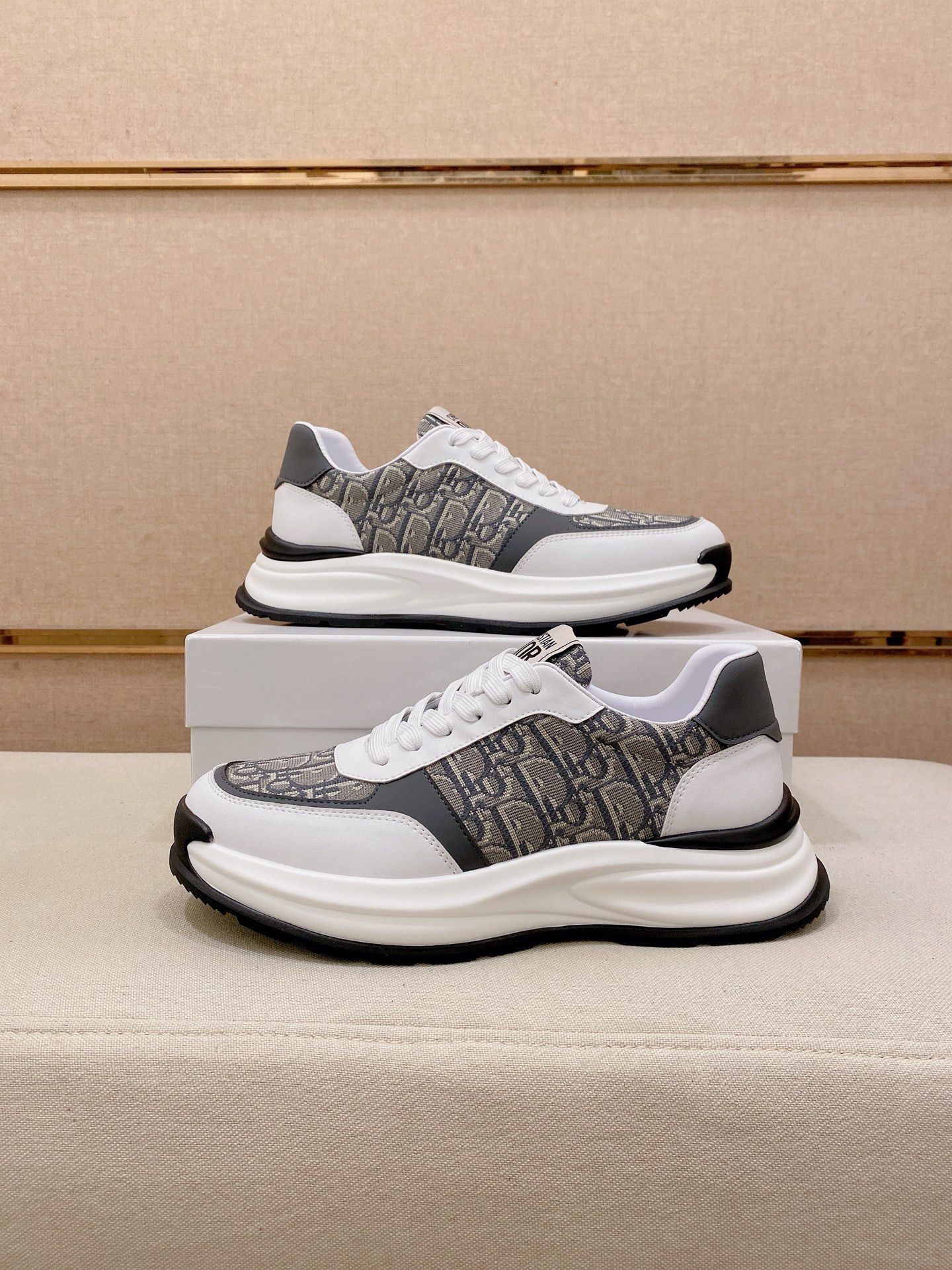 Dior Style Leather Men's Shoes style reference detail image 7 from source 782397