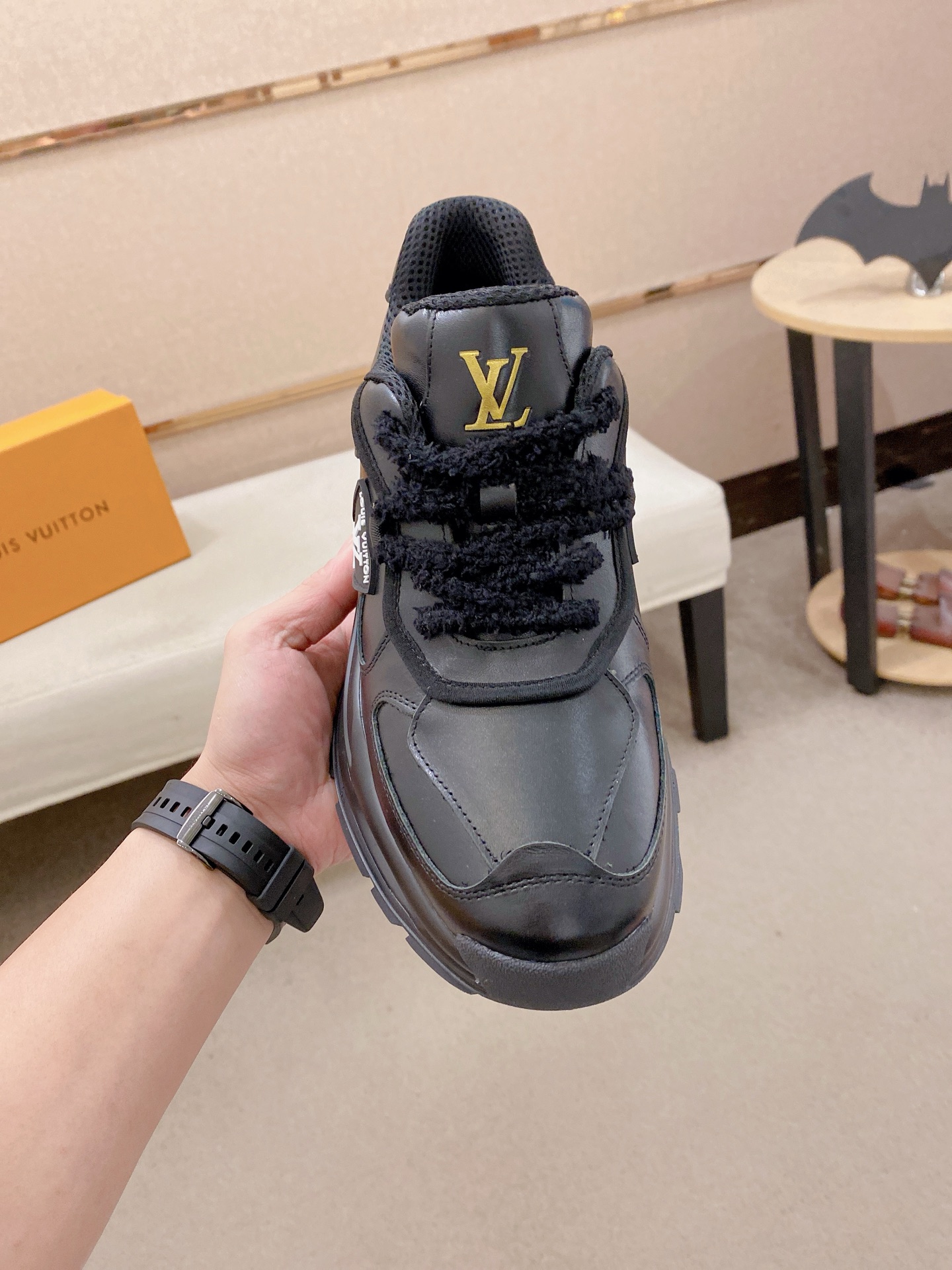 LV Style Leather Men's Shoes style reference detail image 2 from source 780908