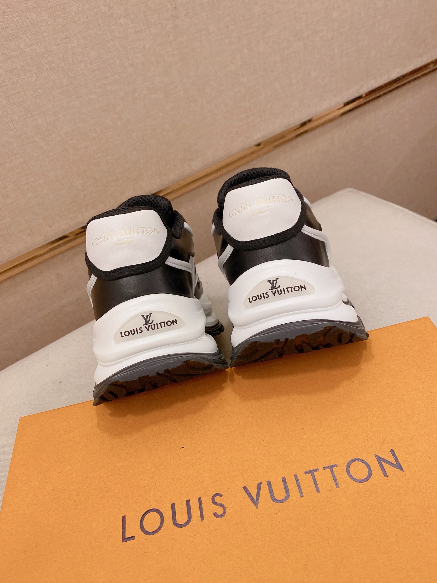 LV Style Leather Men's Shoes style reference detail image 8 from source 780909