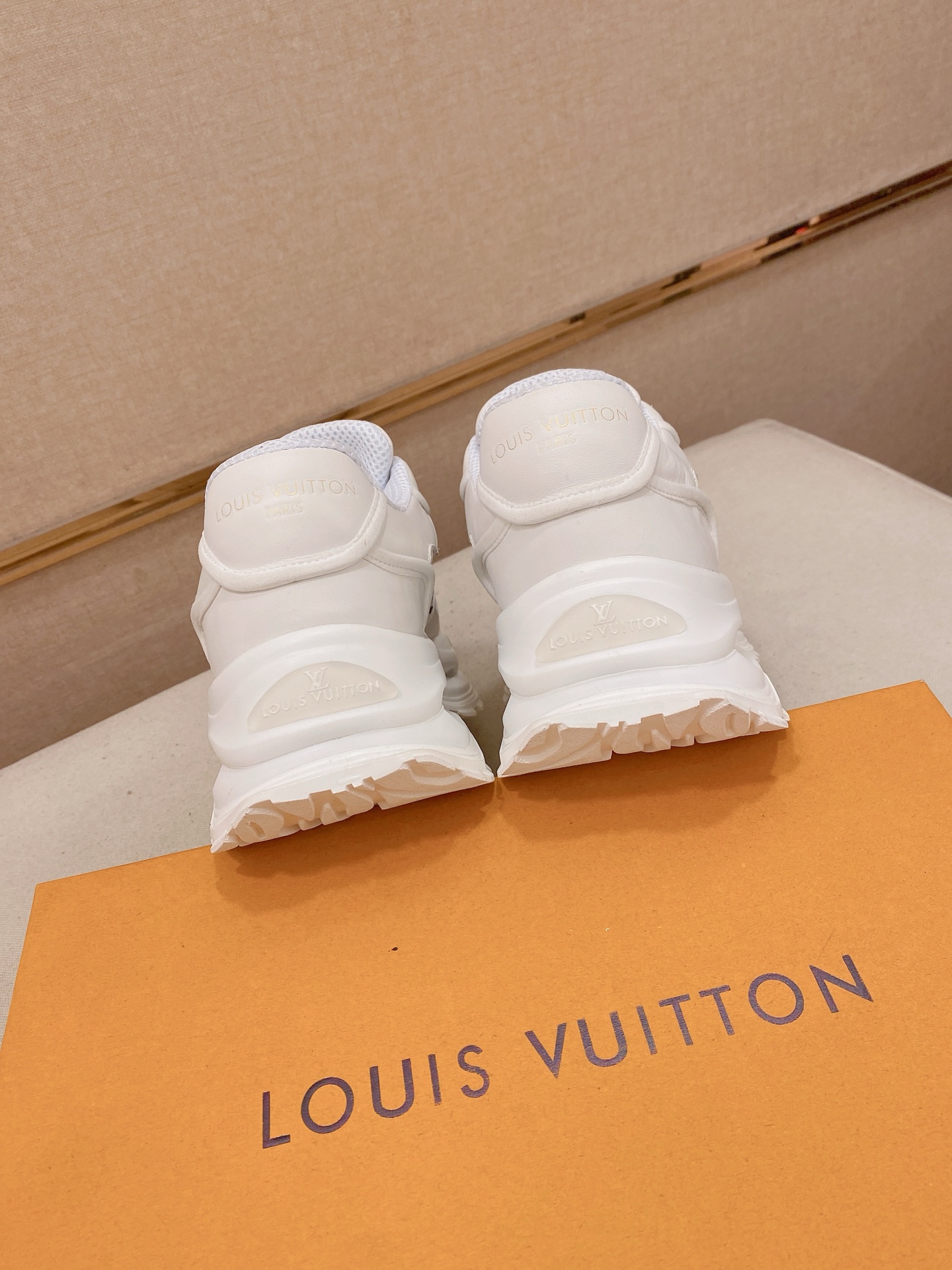 LV Style Leather Men's Shoes style reference detail image 8 from source 780910