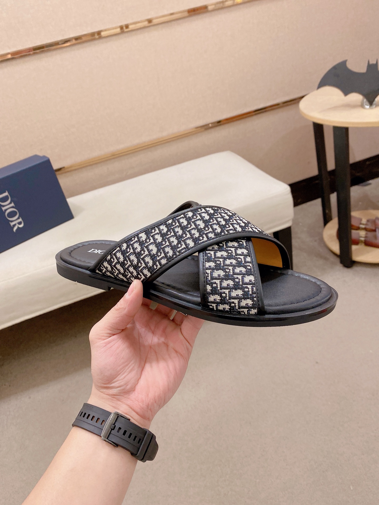 Dior Style Leather Men's Shoes style reference detail image 4 from source 782398