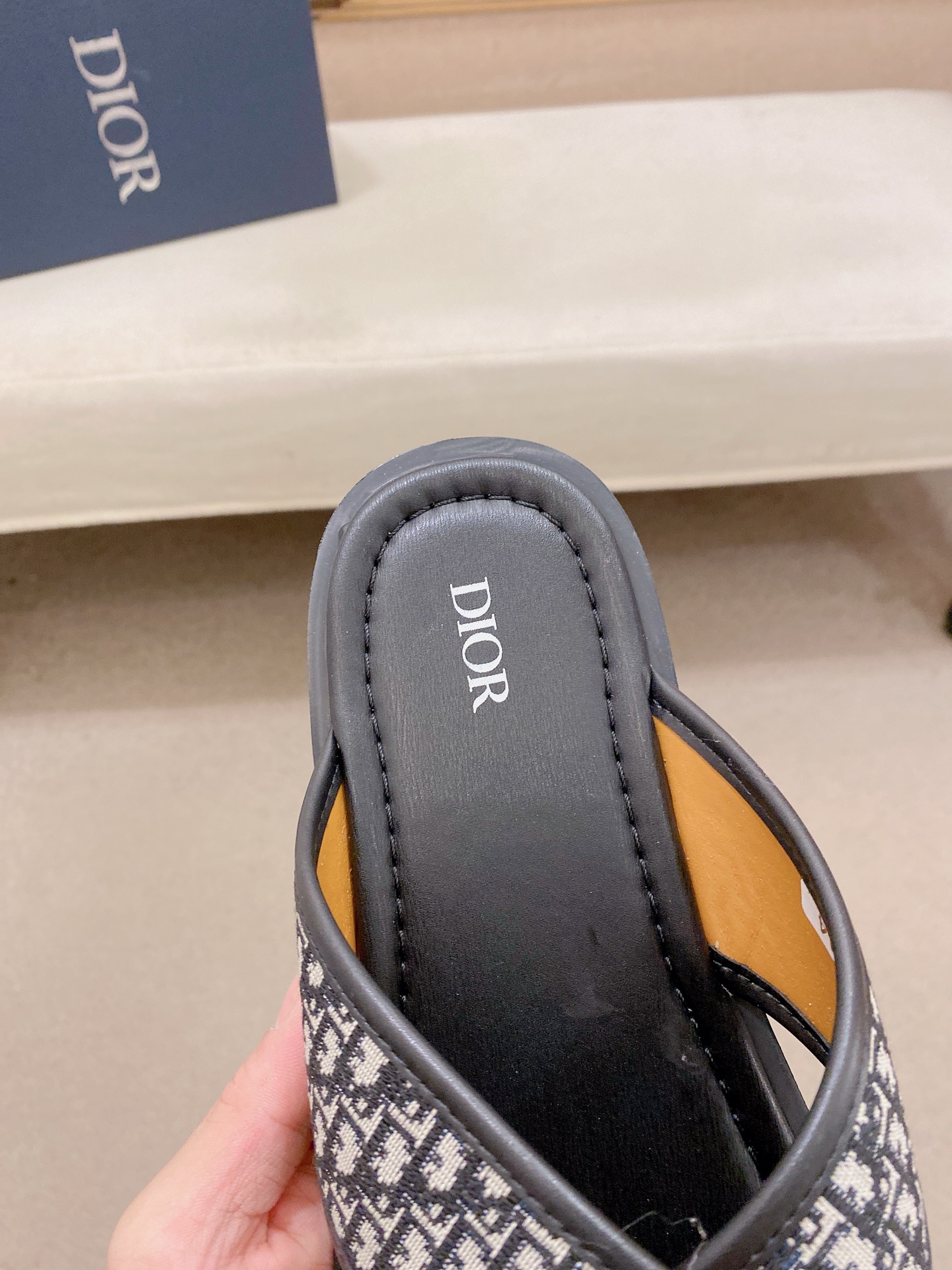 Dior Style Leather Men's Shoes style reference detail image 7 from source 782398