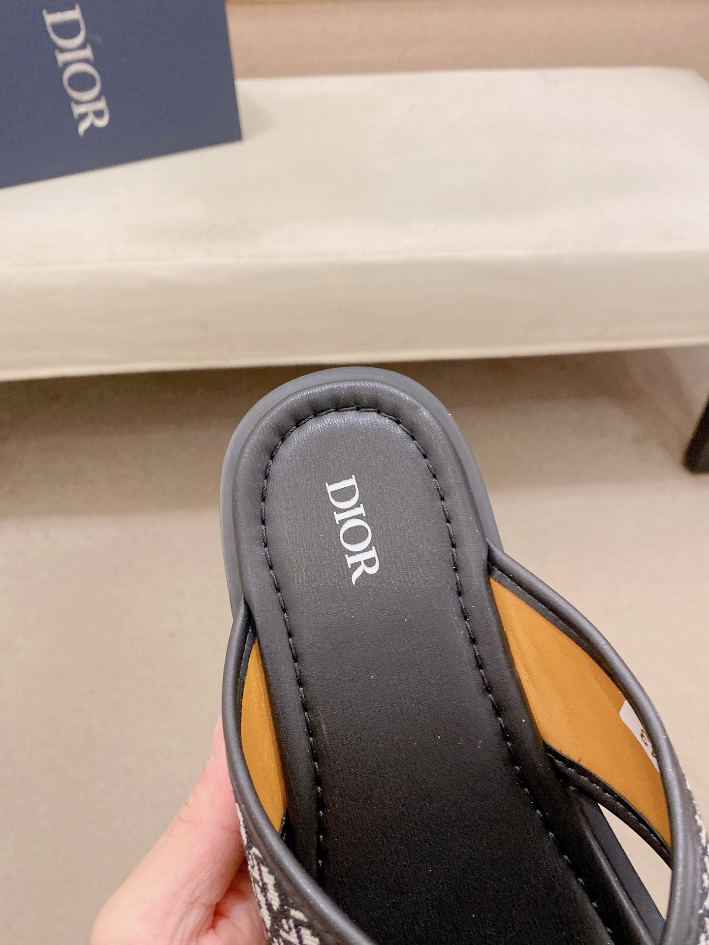Dior Style Leather Men's Shoes style reference detail image 7 from source 782399