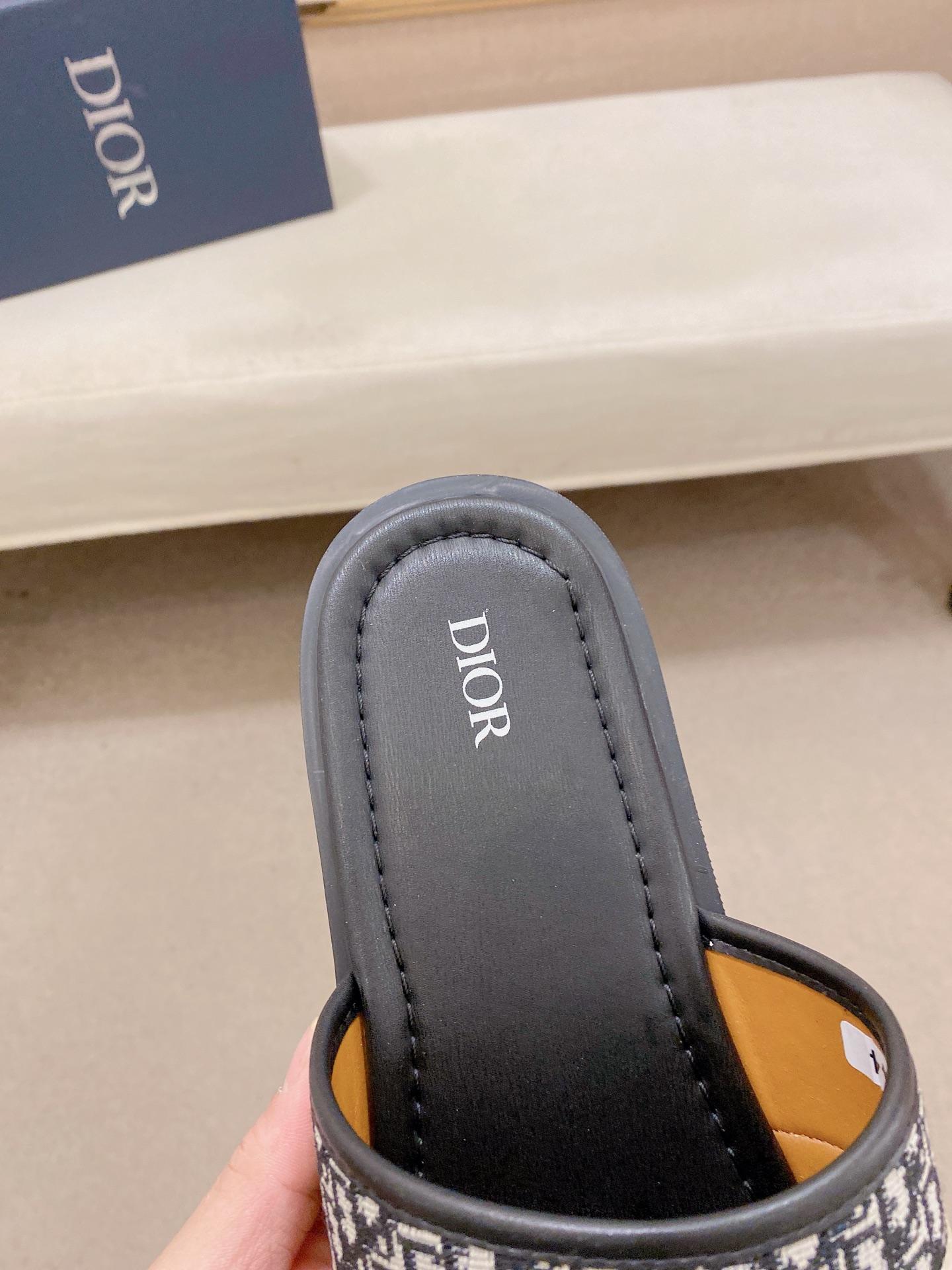 Dior Style Leather Men's Shoes style reference detail image 7 from source 782402
