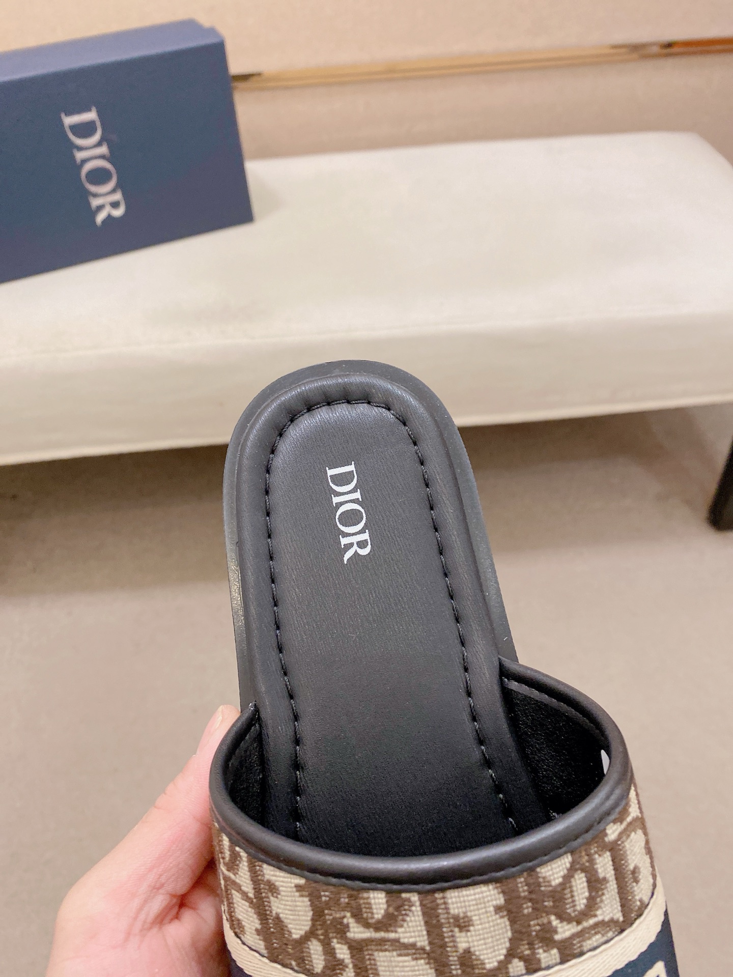 Dior Style Leather Men's Shoes style reference detail image 7 from source 782403
