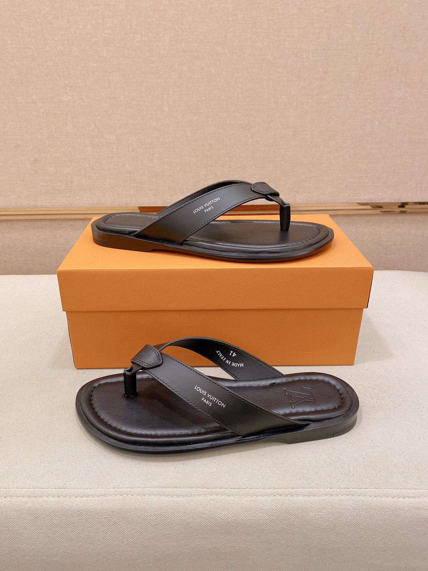 LV Style Men's Shoes style reference detail image 7 from source 780911
