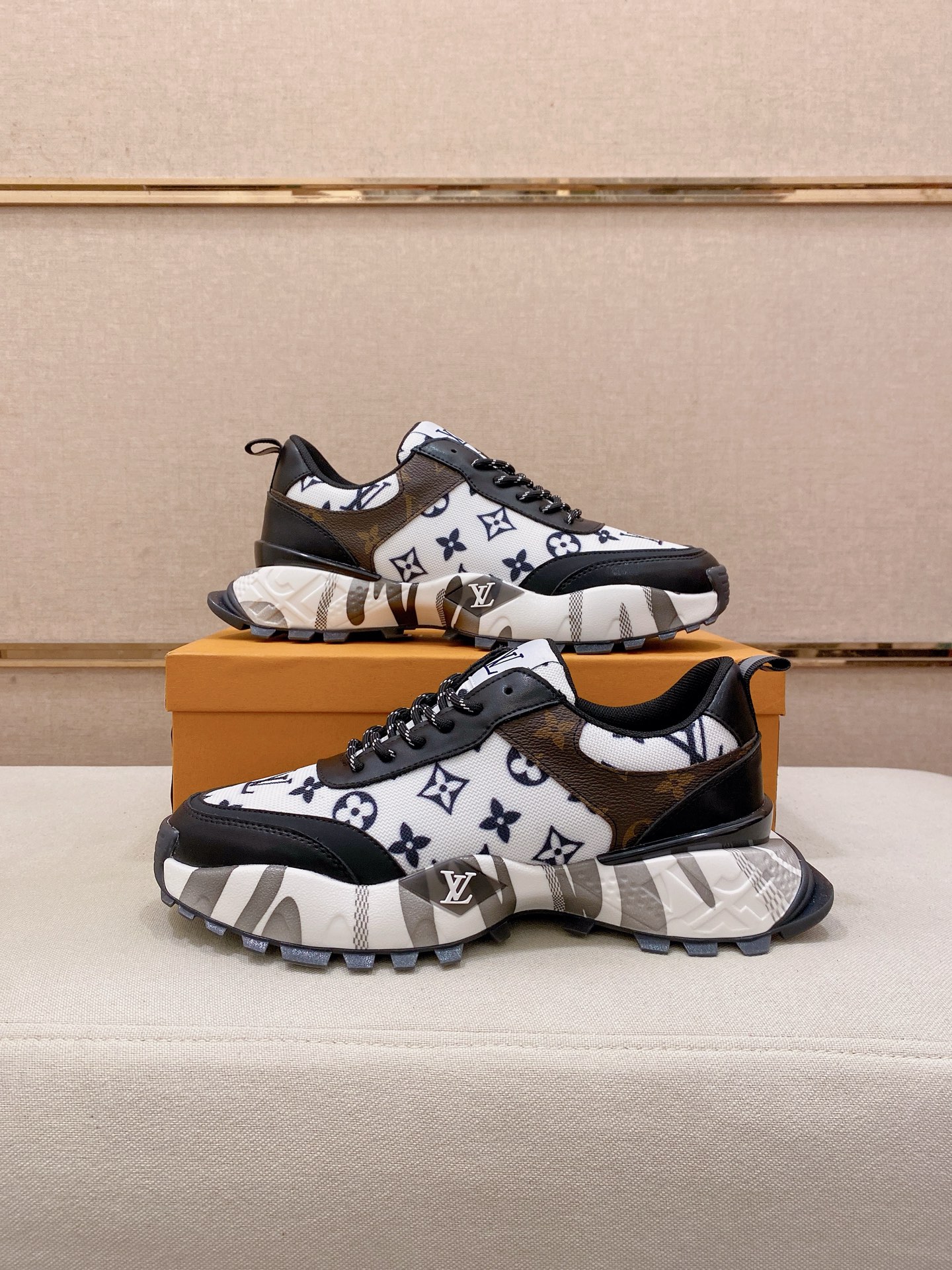 LV Style Leather Men's Shoes style reference detail image 7 from source 780917