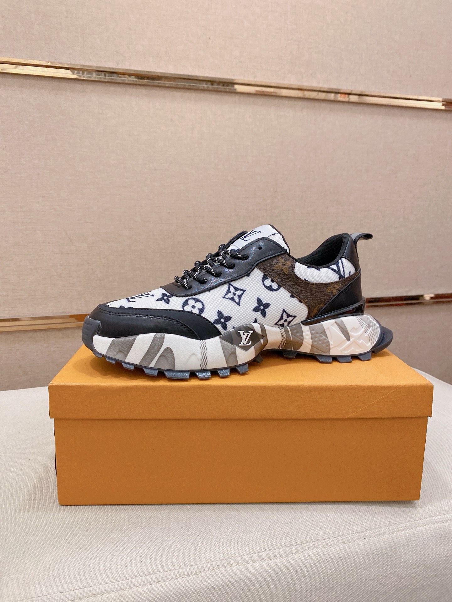 LV Style Leather Men's Shoes style reference detail image 1 from source 780917