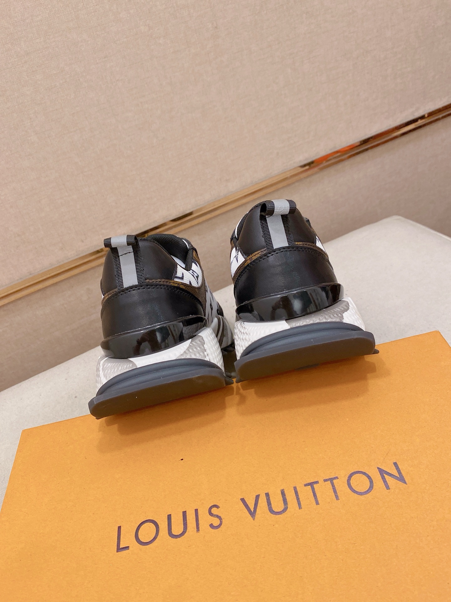 LV Style Leather Men's Shoes style reference detail image 8 from source 780917
