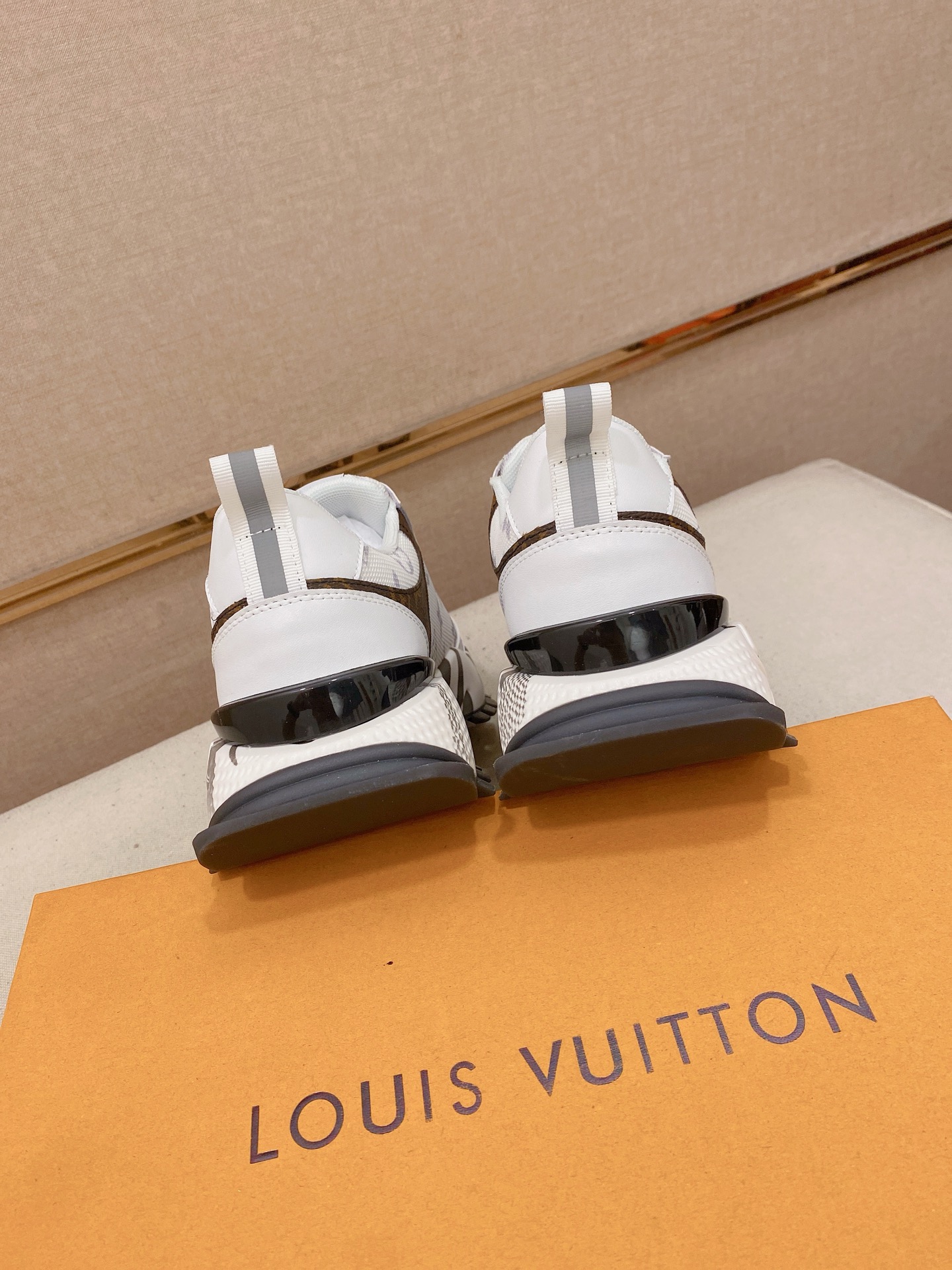 LV Style Leather Men's Shoes style reference detail image 8 from source 780918