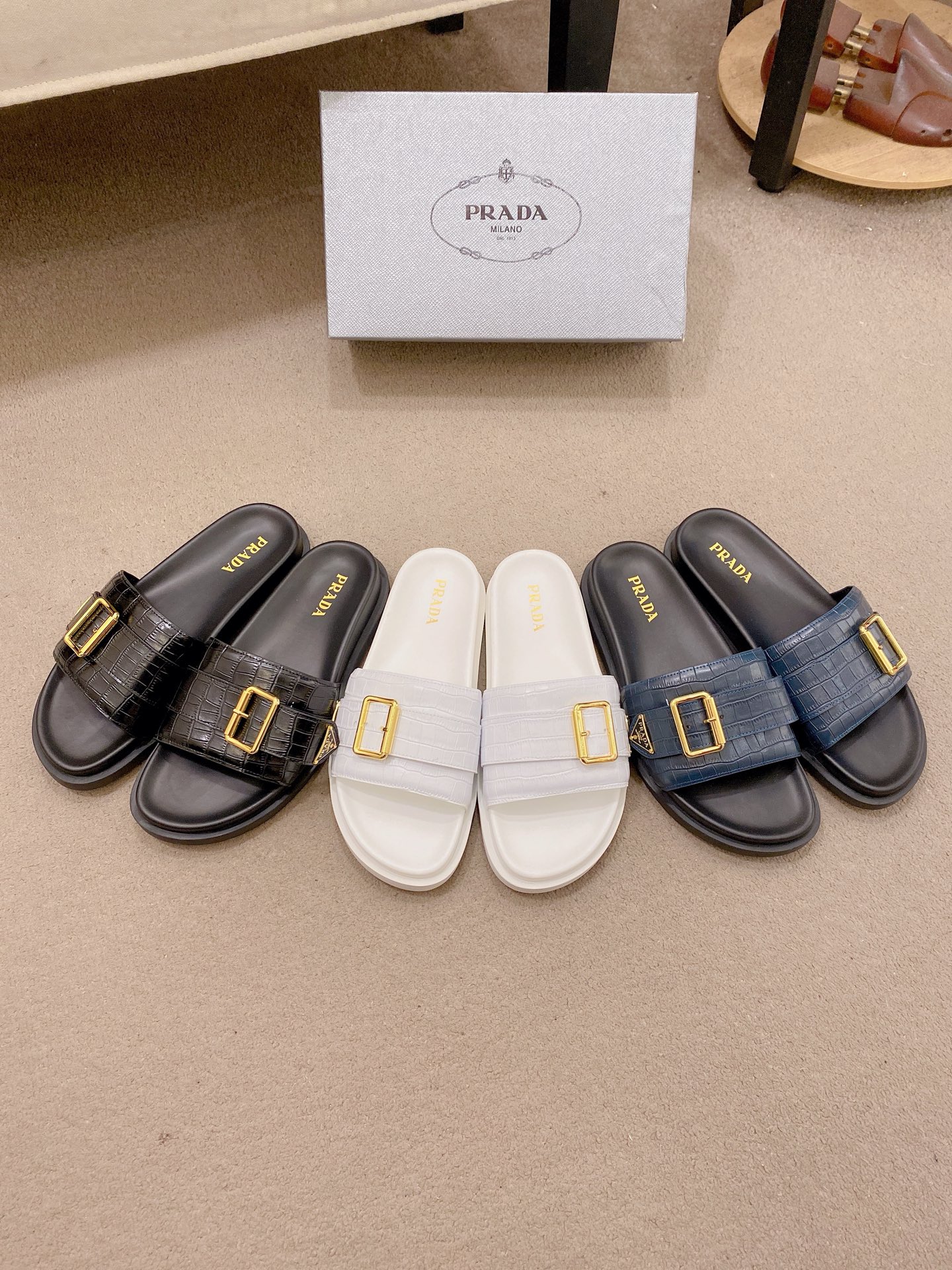 Prada Style Leather Men's Shoes style reference detail image 9 from source 782066