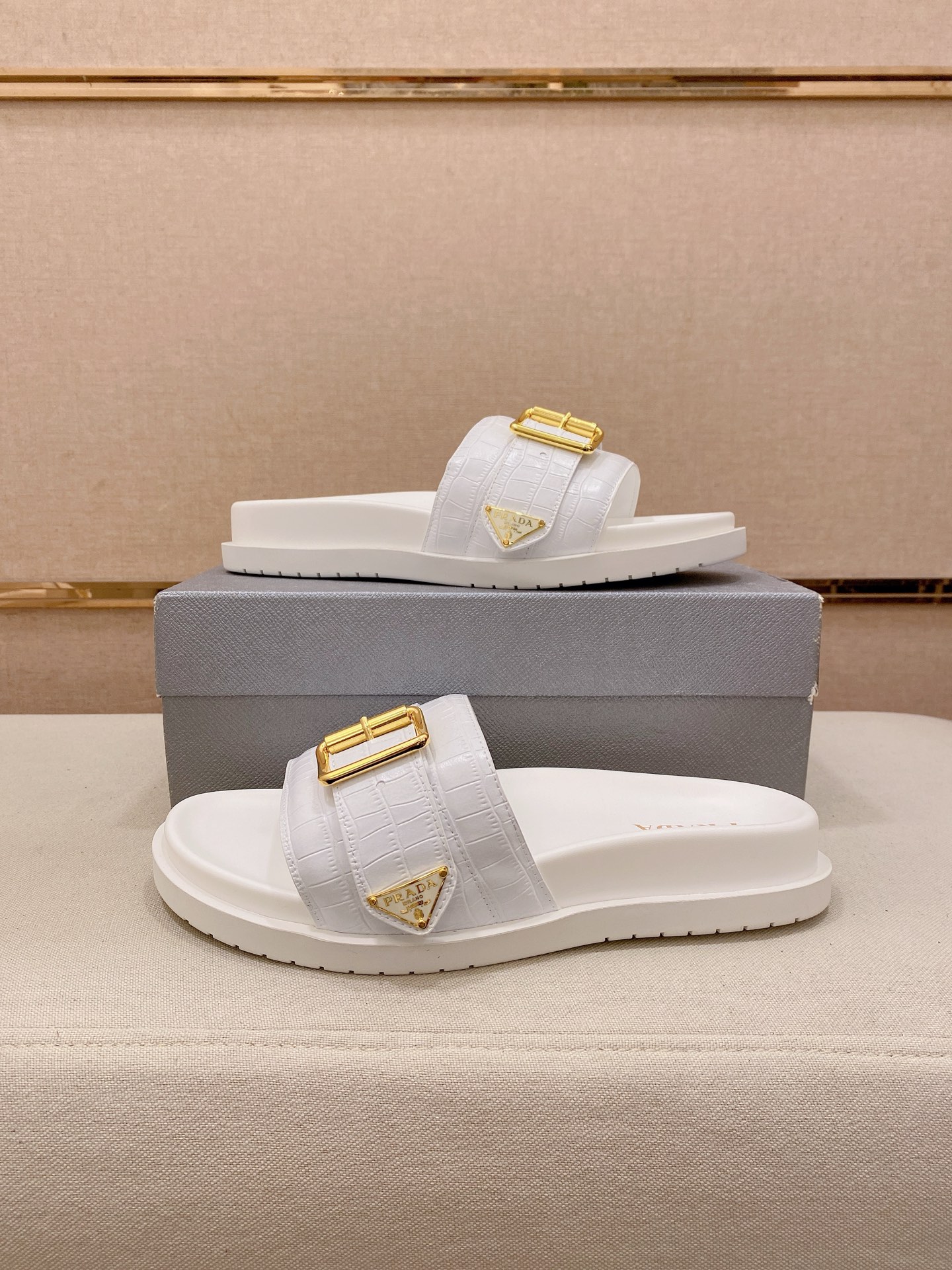 Prada Style Leather Men's Shoes style reference detail image 7 from source 782068