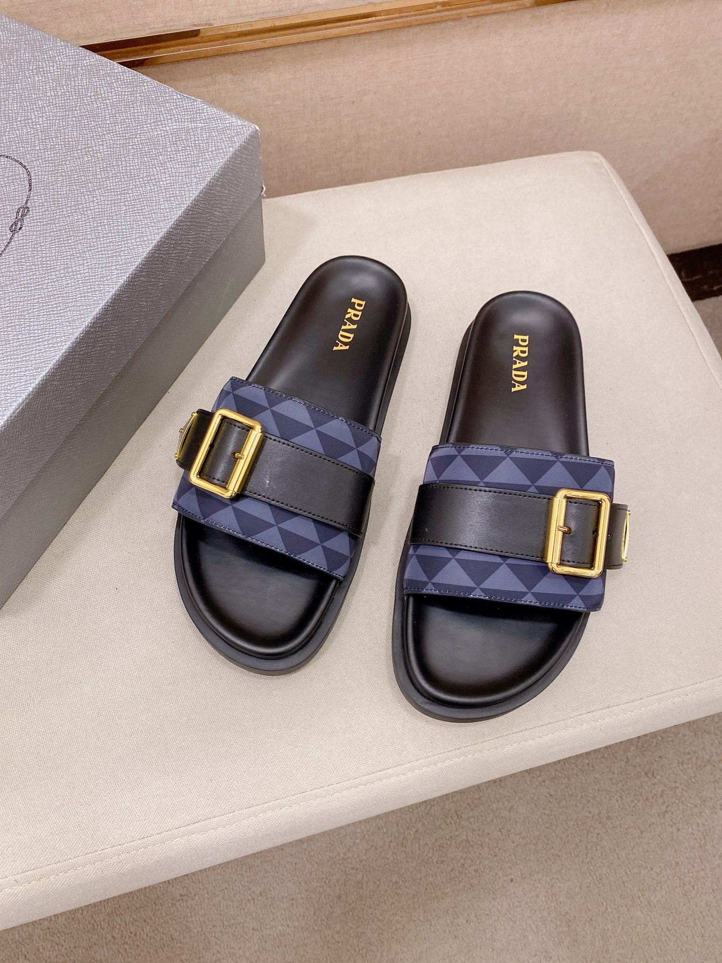 Prada Style Leather Men's Shoes style reference detail image 6 from source 782069