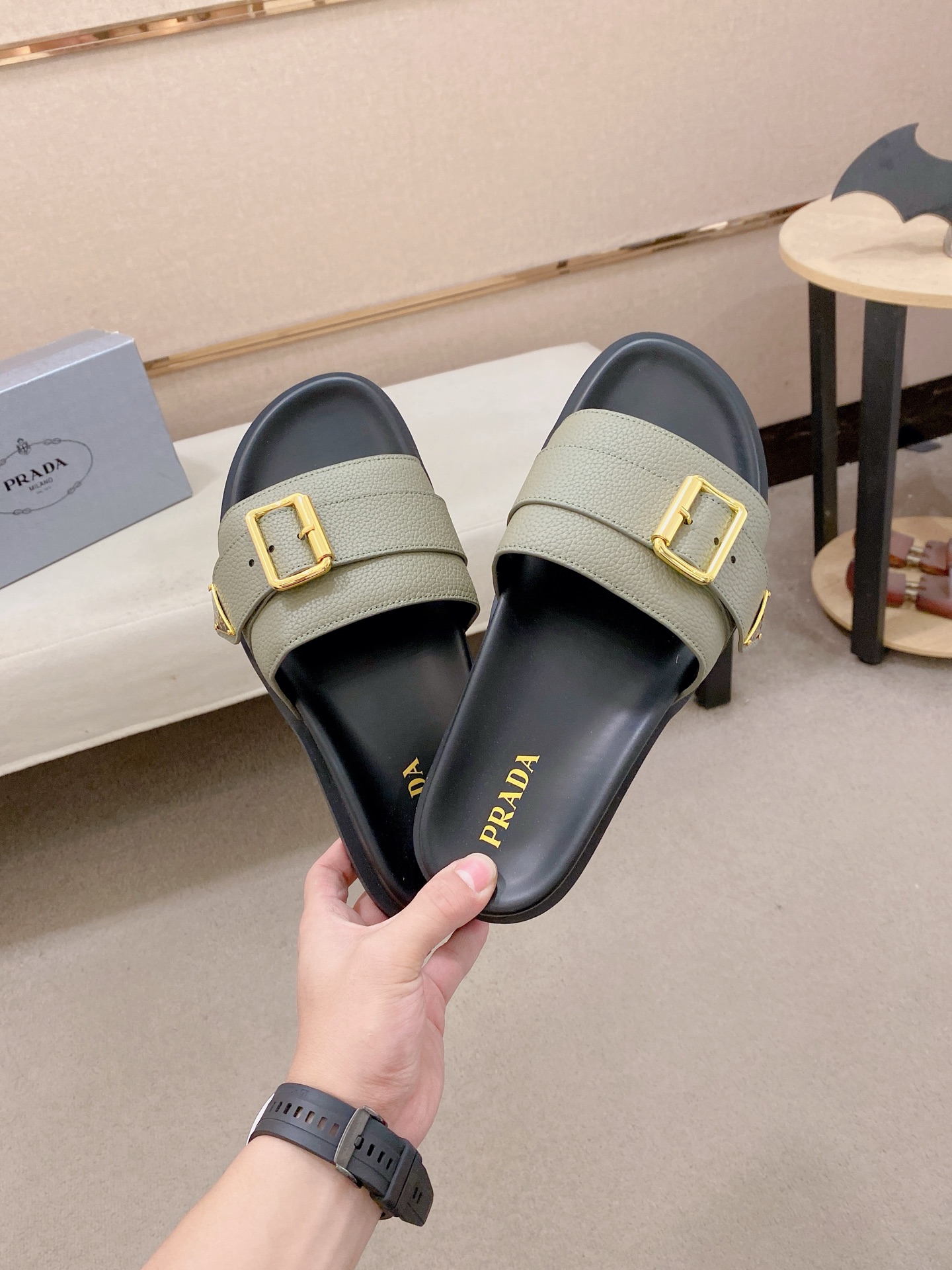 Prada Style Leather Men's Shoes style reference detail image 5 from source 782074