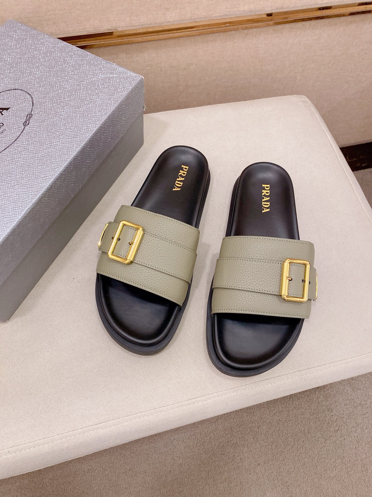 Prada Style Leather Men's Shoes style reference detail image 6 from source 782074