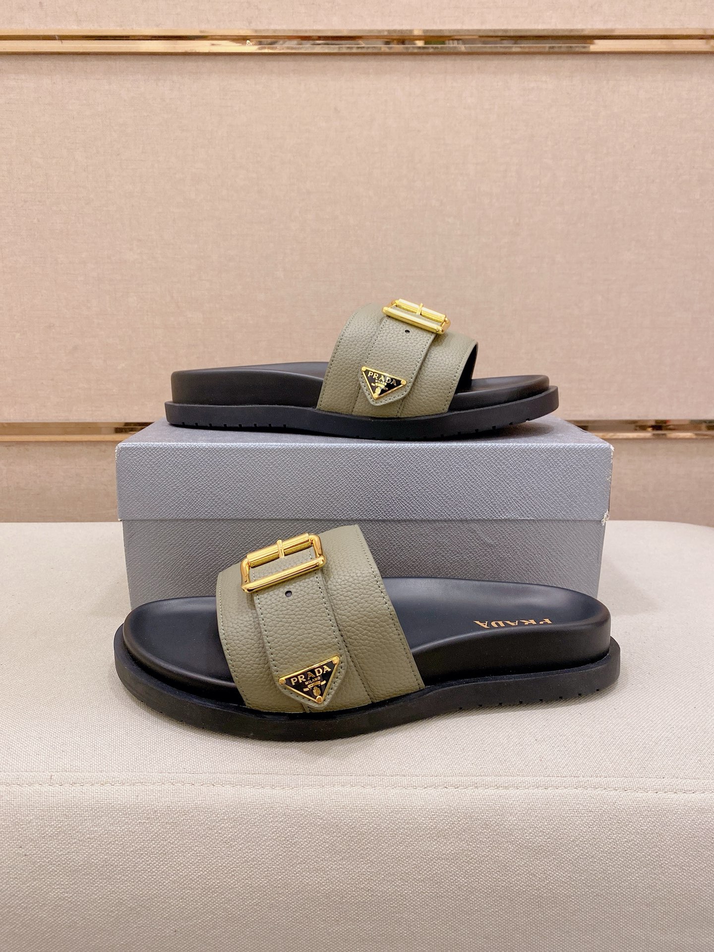 Prada Style Leather Men's Shoes style reference detail image 7 from source 782074