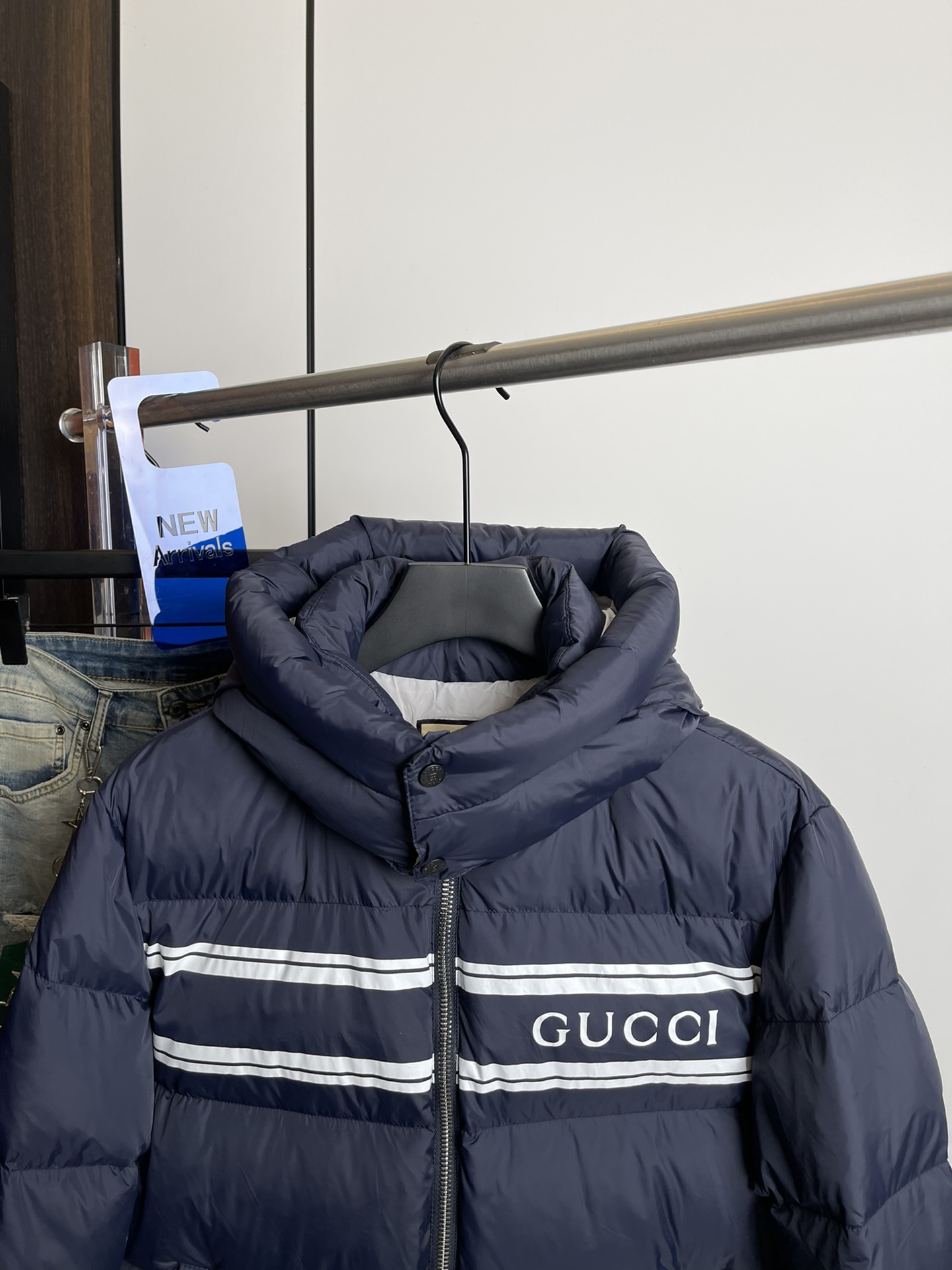 Gucci24秋冬新款羽绒服帽子可拆卸专柜同步发售！原版定制五金辅料！充绒量饱满.三标齐全！材料工艺国标