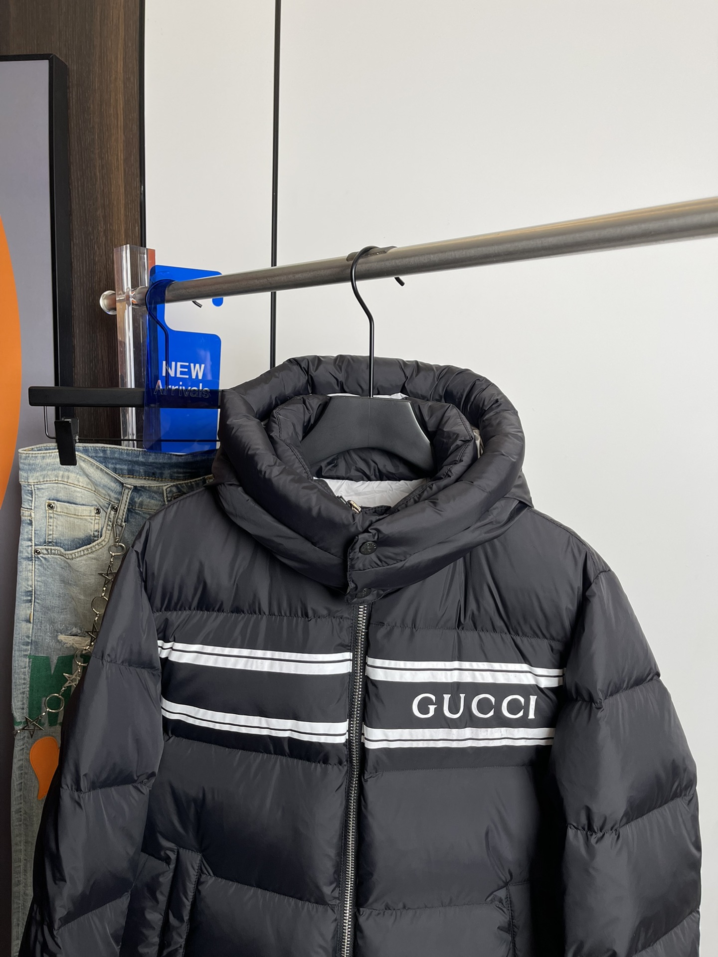 Gucci24秋冬新款羽绒服帽子可拆卸专柜同步发售！原版定制五金辅料！充绒量饱满.三标齐全！材料工艺国标