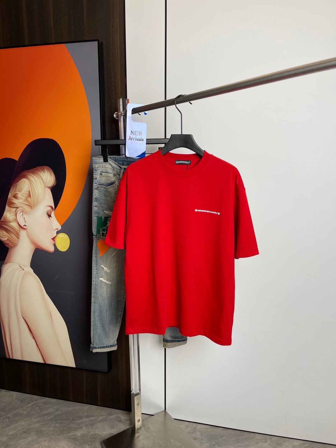 NO:126861,Croxin's new short-sleeved T-shirt for spring 2025, one to one original printing. Three standards are in line!  Simple and versatile style. Pure cotton fabric. Breathable and comfortable to wear!  Black, white, red and black!  Loose style. The same style for men and women!  The number of codes M-XXL M codes can be worn up to 140 kilograms!  The L size can be worn 155 catties, and the XXL size can be worn to about 200 catties!  ,,chrome hearts,T-shirt,tees,t-shirt,alexander wang19860909克罗心2025春季新品短袖T恤,一比一原版印花.三标齐 ！简约百搭款.纯棉面料.穿着透气舒适！黑白红三色！宽松版型.男女同款！码数M-XXL M码可以穿到140斤！L码可以穿155斤 XXL码可以穿到200斤左右！,,chrome hearts,T-shirt,tees，t-shirt,alexander wang,Men's clothing