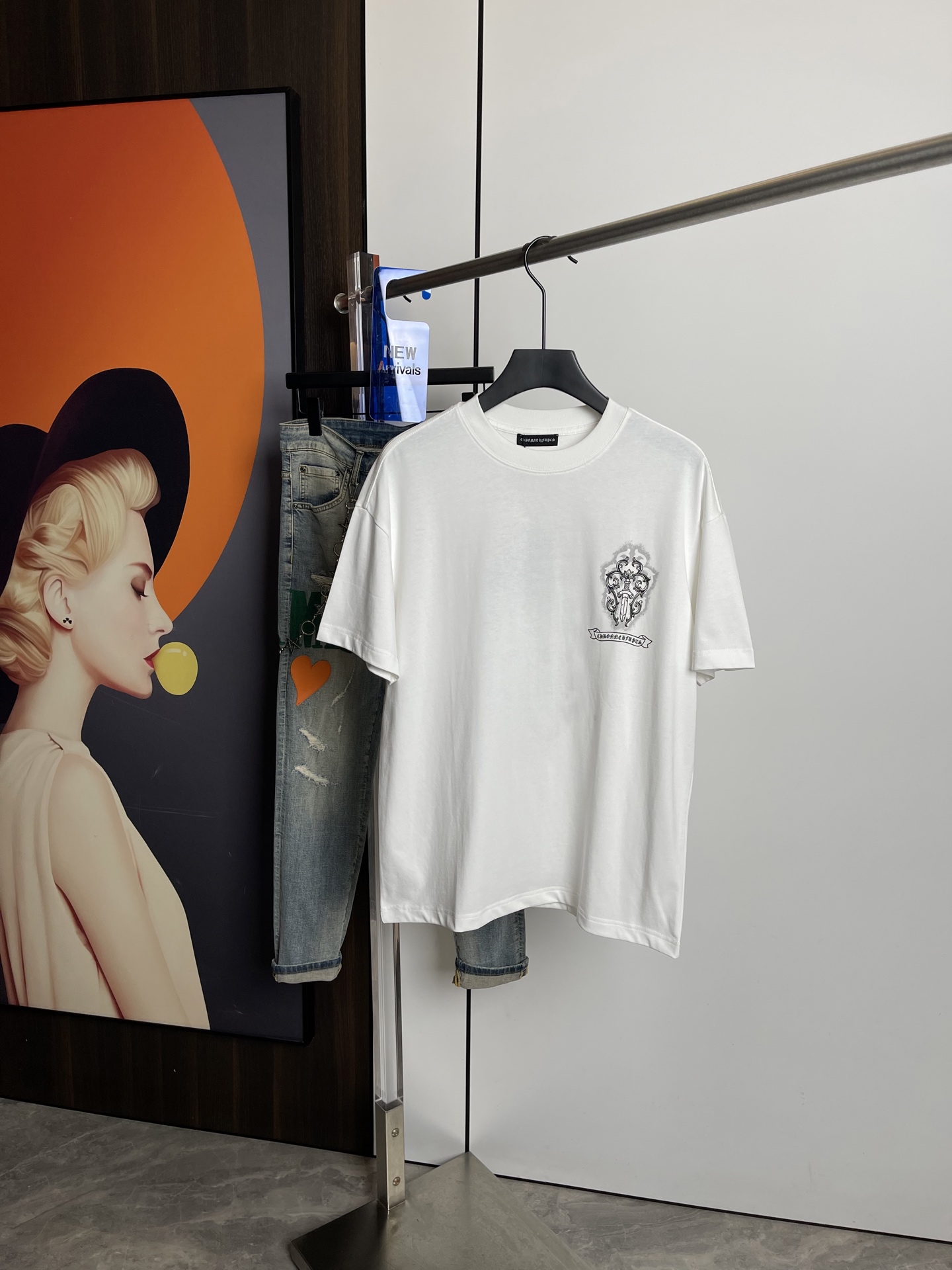 NO:132217,Crowxin's new short-sleeved T-shirt in spring and summer 2025, original printed embroidered letter logo, handsome and fashionable, simple and versatile style. Pure cotton fabric. Breathable and comfortable to wear!  White!  Code number M-3XL, chrome hearts, T-shirt,tees, t-shirt,alexander wang19860909克罗心2025春夏新品短袖T恤,原版印花刺绣字母Logo,帅气时尚,简约百搭款.纯棉面料.穿着透气舒适！白色！码数M-3XL,,chrome hearts,T-shirt,tees，t-shirt,alexander wang,Men's clothing