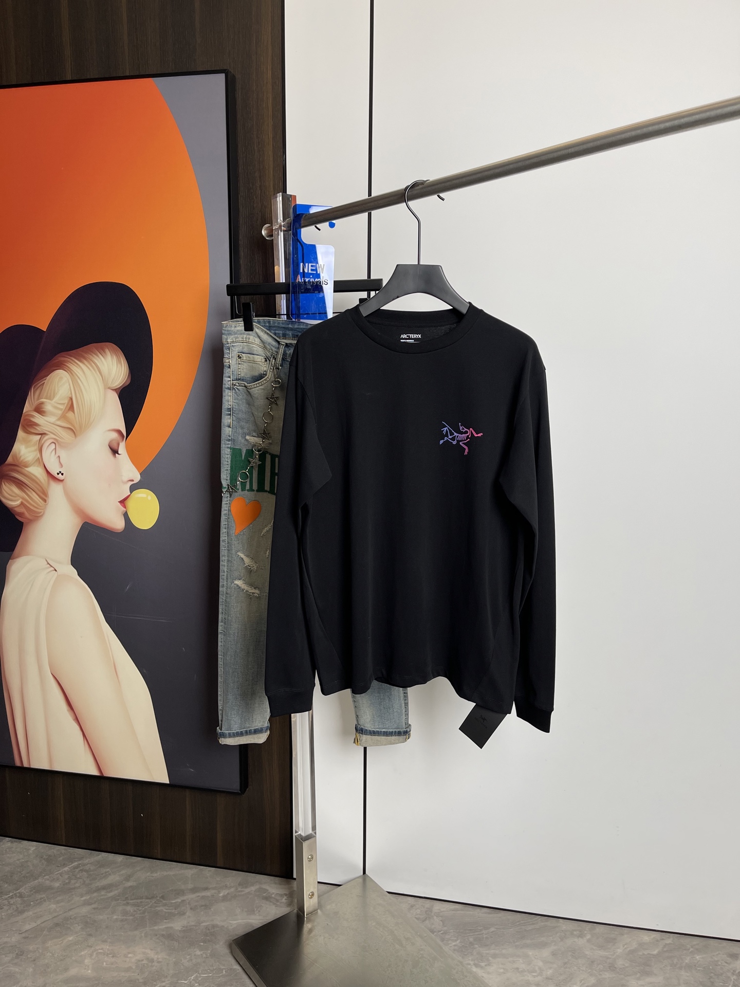 NO:132225,Archaeopteryx 2025 spring new product base long T-shirt, original printed and embroidered letter logo, three-marked!  Handsome and fashionable, simple and versatile. Pure cotton fabric. Breathable and comfortable to wear!  Black and white!  S-XL, arc'teryx,tees,t-shirt,alexander wang19860909始祖鸟2025春季新品打底长T恤,原版印花刺绣字母Logo,三标齐！帅气时尚,简约百搭款.纯棉面料.穿着透气舒适！黑白两色！码数S-XL,arc'teryx,tees，t-shirt,alexander wang,Men's clothing