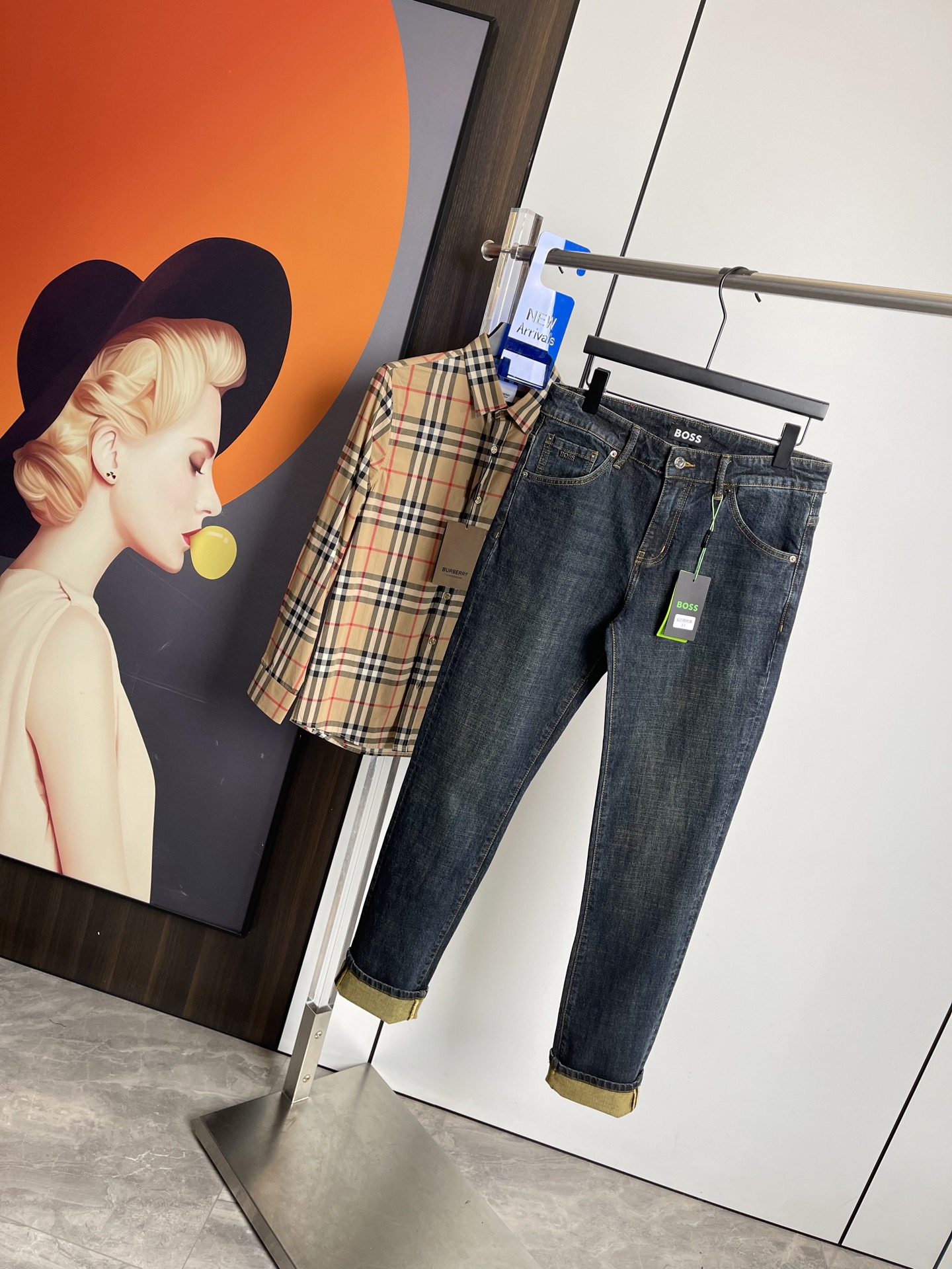 NO:140539,Boss 2025 spring and summer new style, original single ruthless jeans, original hardware leather card!  The style is super formal. It is slim and not tight, and it is super stylish. Original customized washing denim fabric, original hardware and auxiliary materials are molded!  Very handsome on the upper body!  Number of codes 29-3635, jeans,alexander wang19860909Boss2025春夏新款 原单狠货牛仔裤,原版五金皮牌 ！版型超正.修身不紧身,超级有范,原版定制水洗牛仔面料,原版五金辅料开模！上身帅气十足！码数29-3635,,jeans,alexander wang,Men's clothing