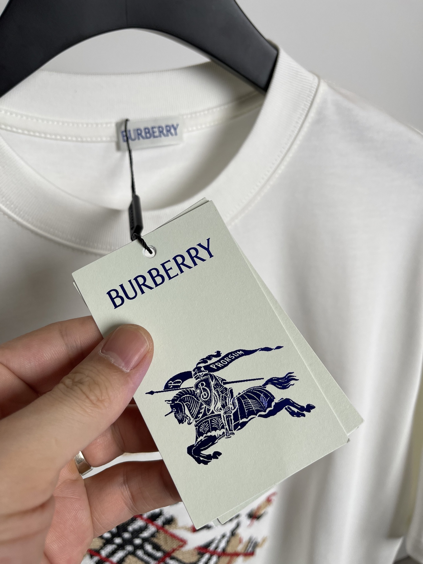 Burberry  T恤服装,男,女 7