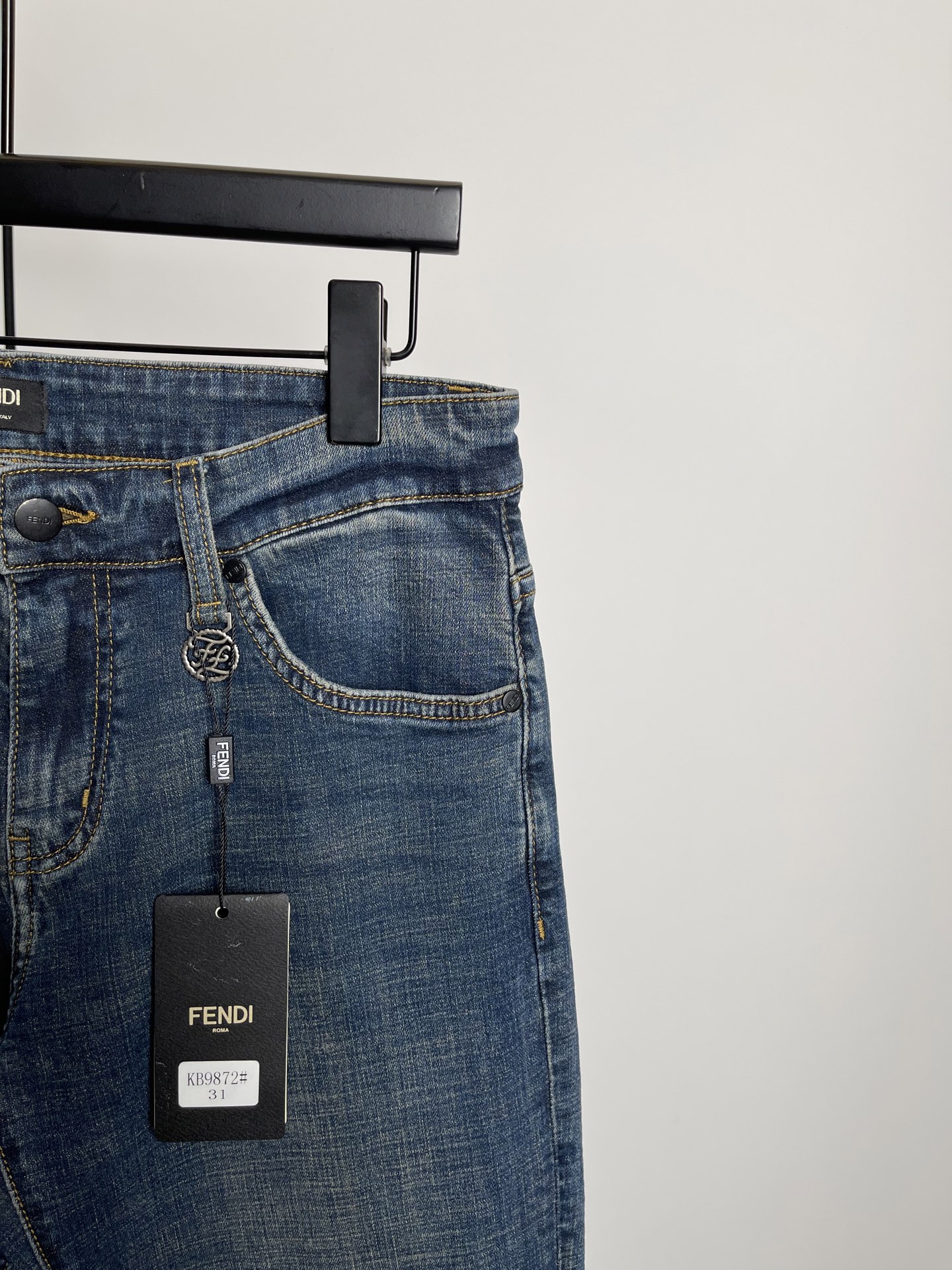 Fendi  牛仔裤服装 4