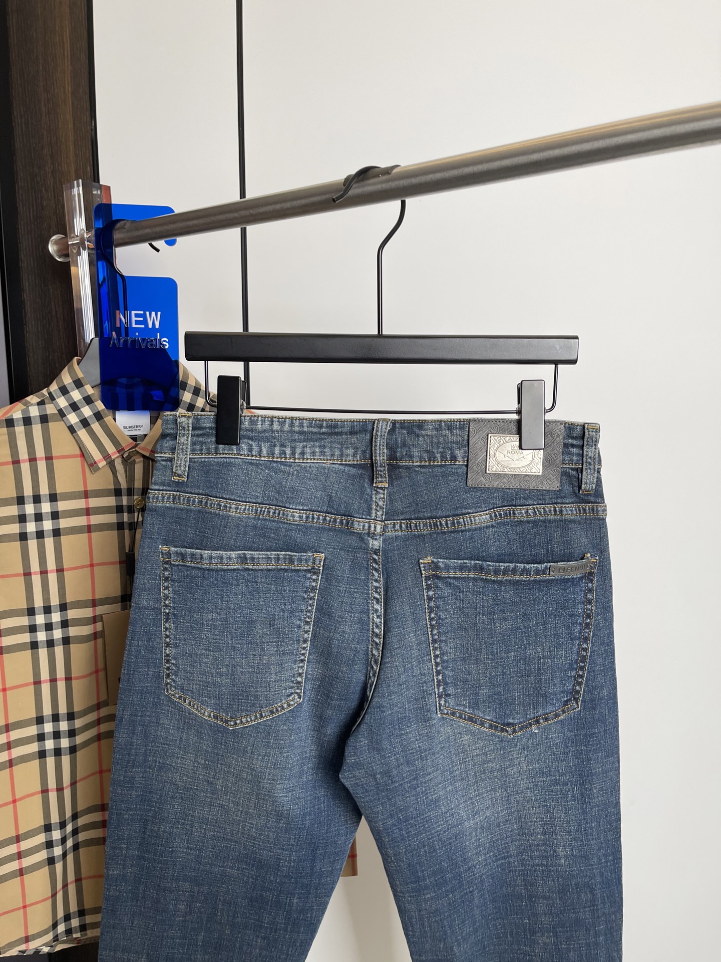 Fendi  牛仔裤服装 8