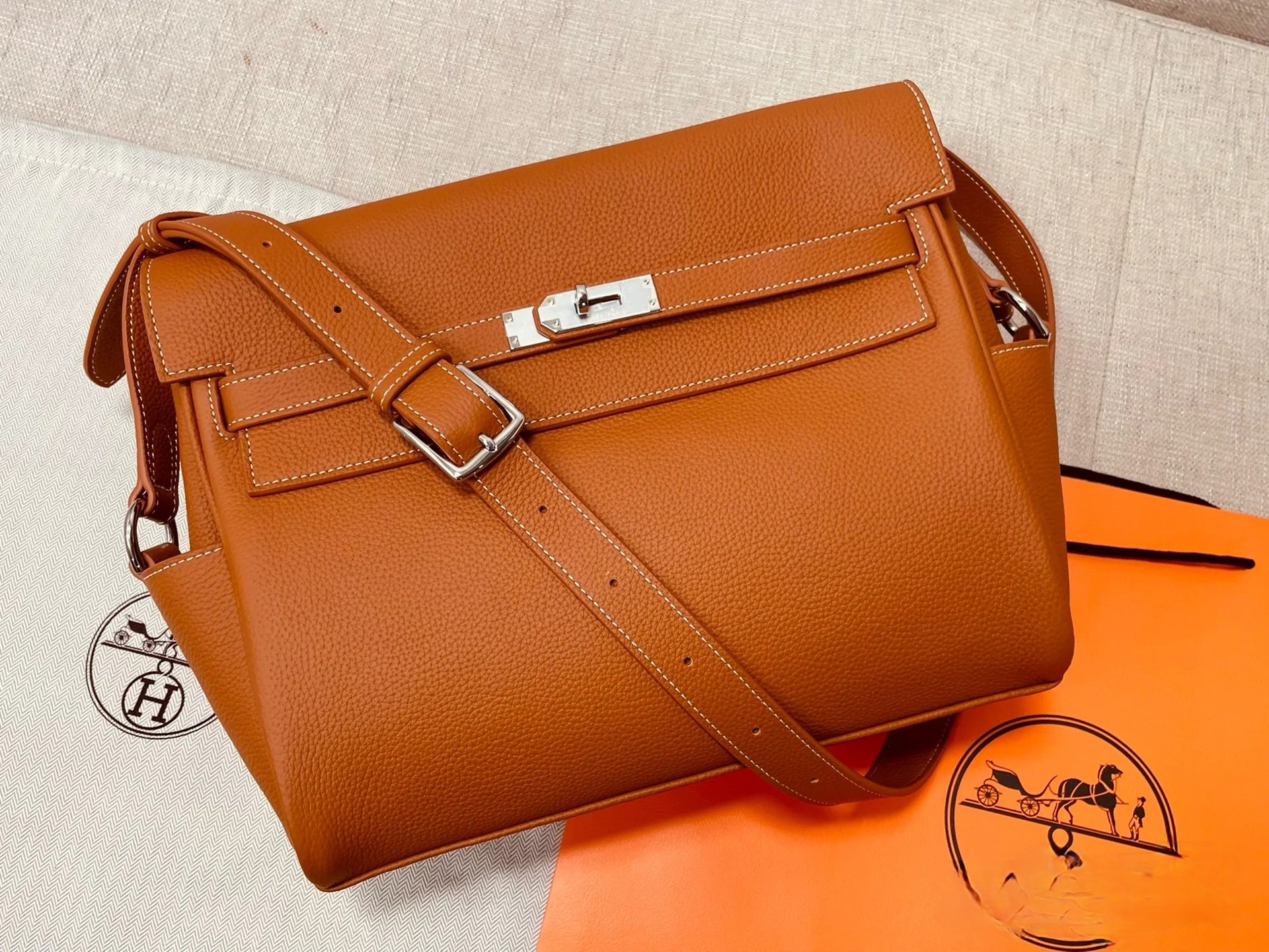 Hermès Kelly messenger bag 35cm imported Togo calfskin, same style for men and women