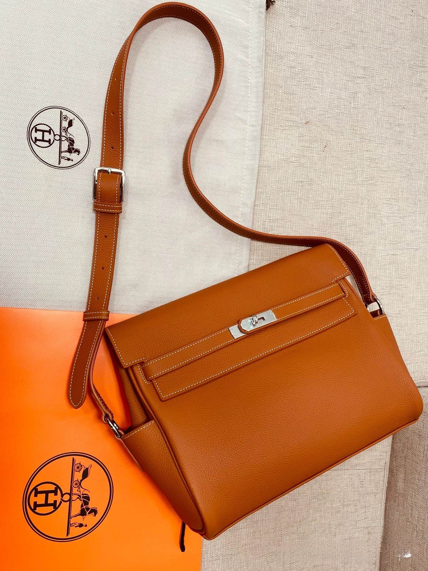 Hermès Kelly messenger bag 35cm imported Togo calfskin, same style for men and women