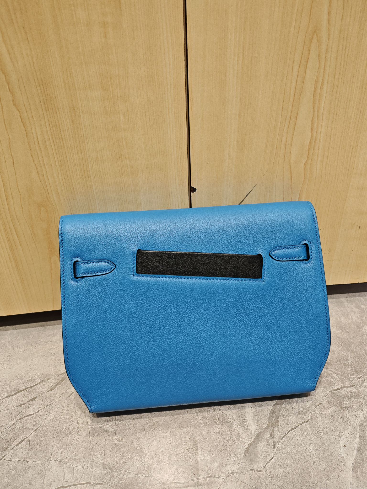 Hermès HERMES Original palm print cowhide imported from France Size 25 C M Can be held in hand or carried on the back [smile]
