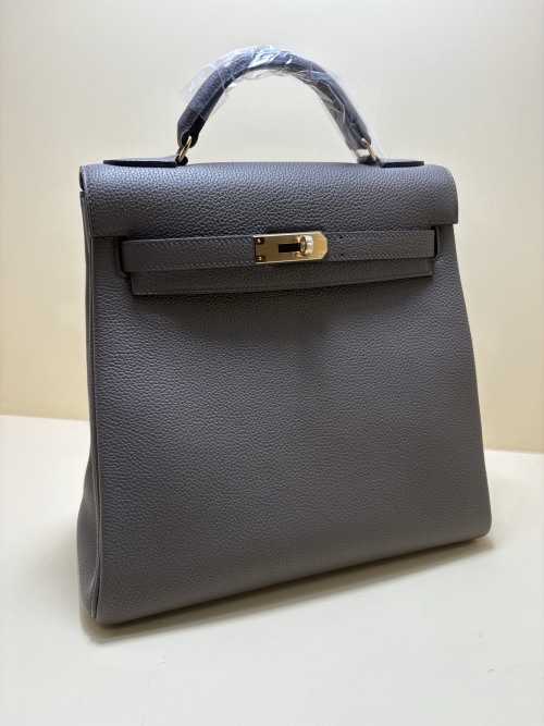 Hermes Kellyado Backpack Adjustable Strap Gray Leather, Size: 29*26*13 1 Hermes Kellyado Backpack Adjustable Strap Gray Leather, Size: 29*26*13