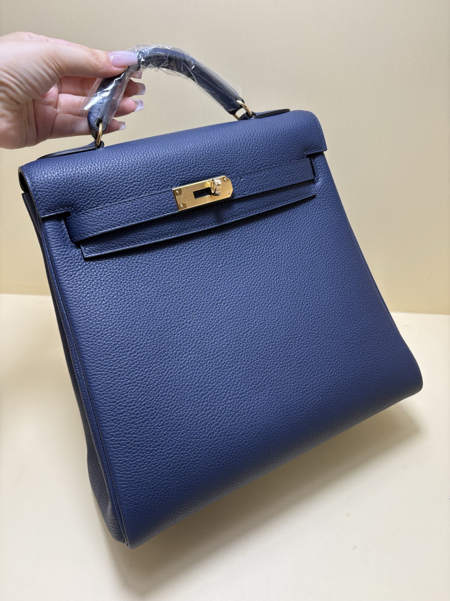 Hermès Kellyado Backpack Adjustable Straps - Stylish and Versatile Accessory 3 i1746251303396 8789 0 1