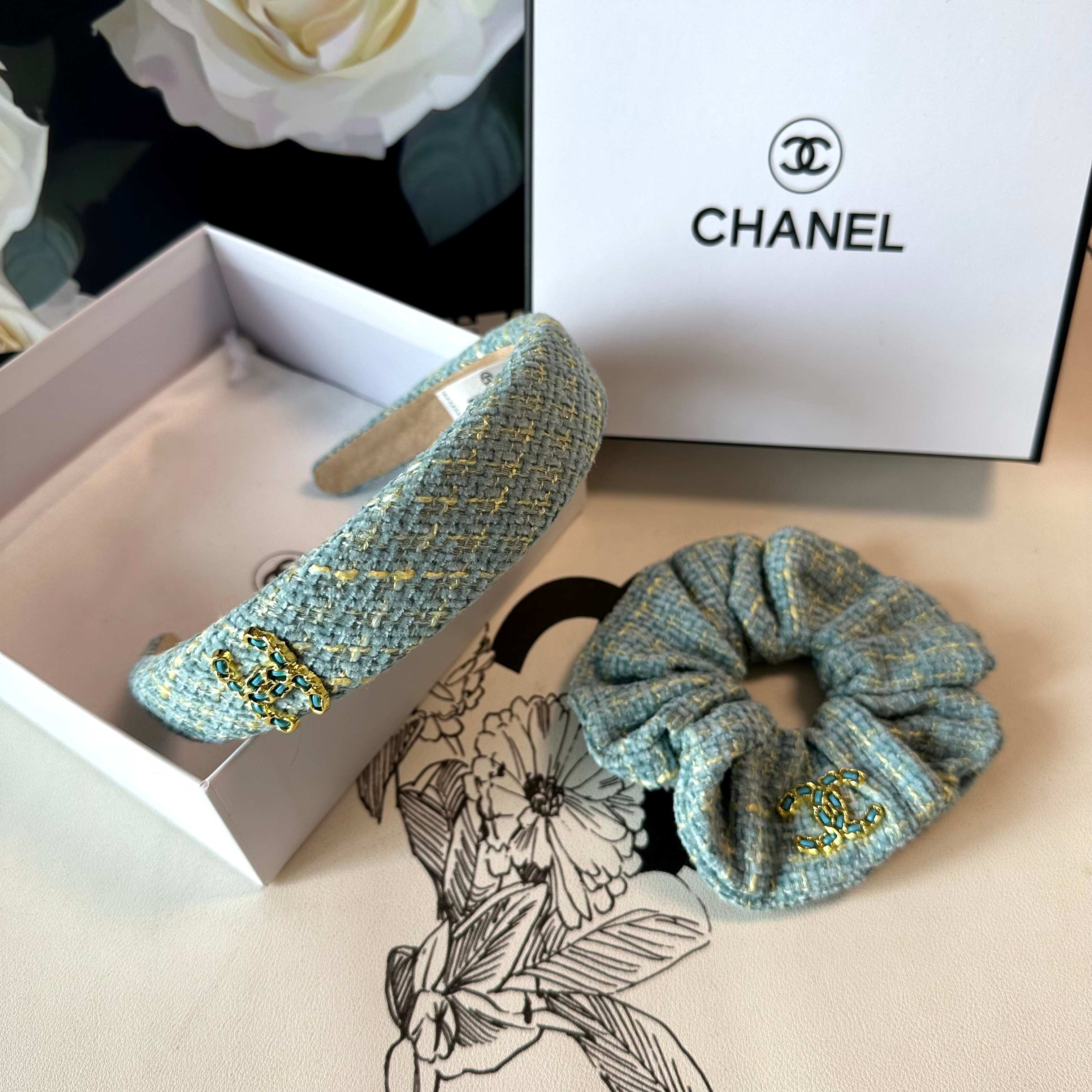 （两件套）配专柜包装 Chanel（香奈儿）最新爆款来啦✨💫小香风两件套发箍➕发圈优雅的girl值得入手