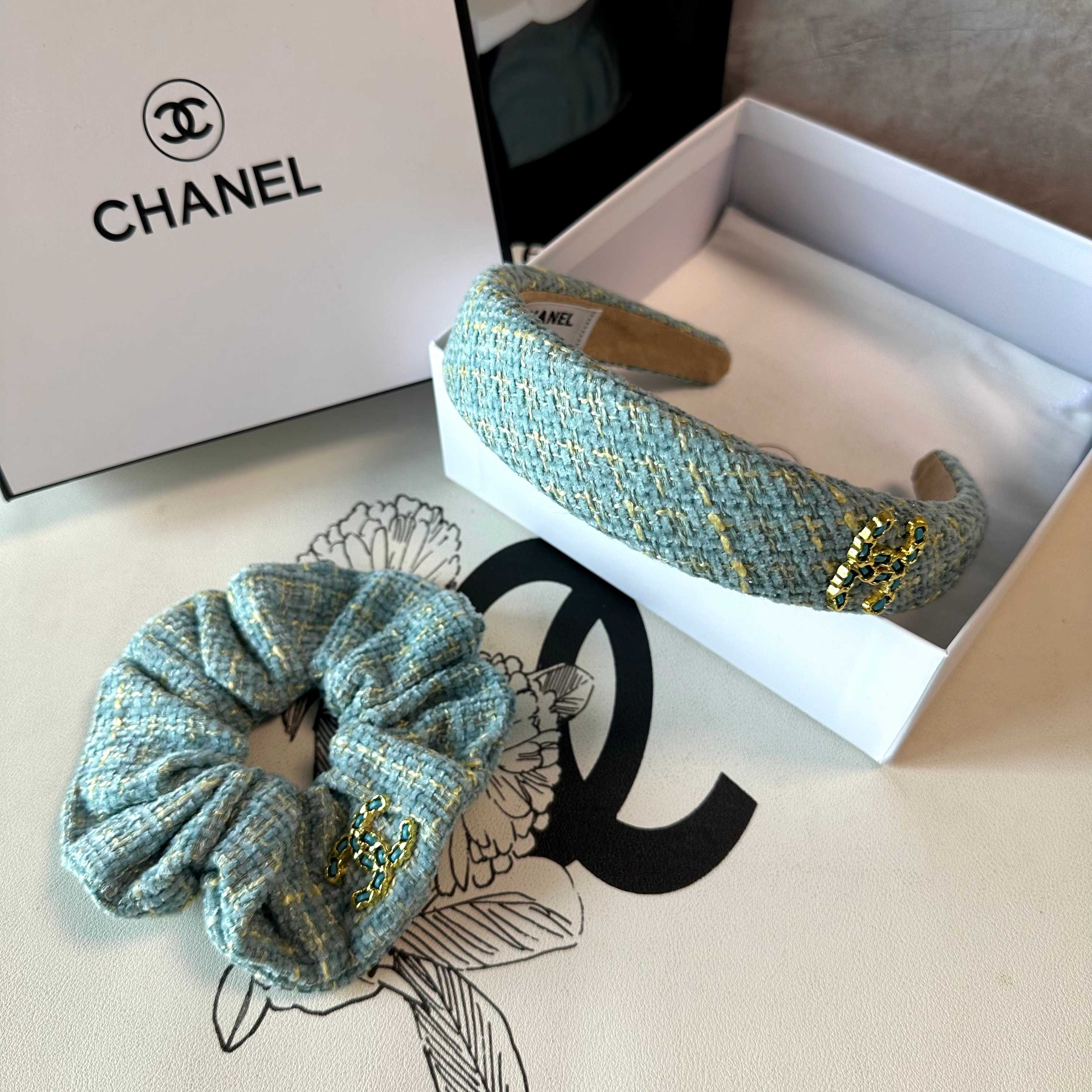 （两件套）配专柜包装 Chanel（香奈儿）最新爆款来啦✨💫小香风两件套发箍➕发圈优雅的girl值得入手