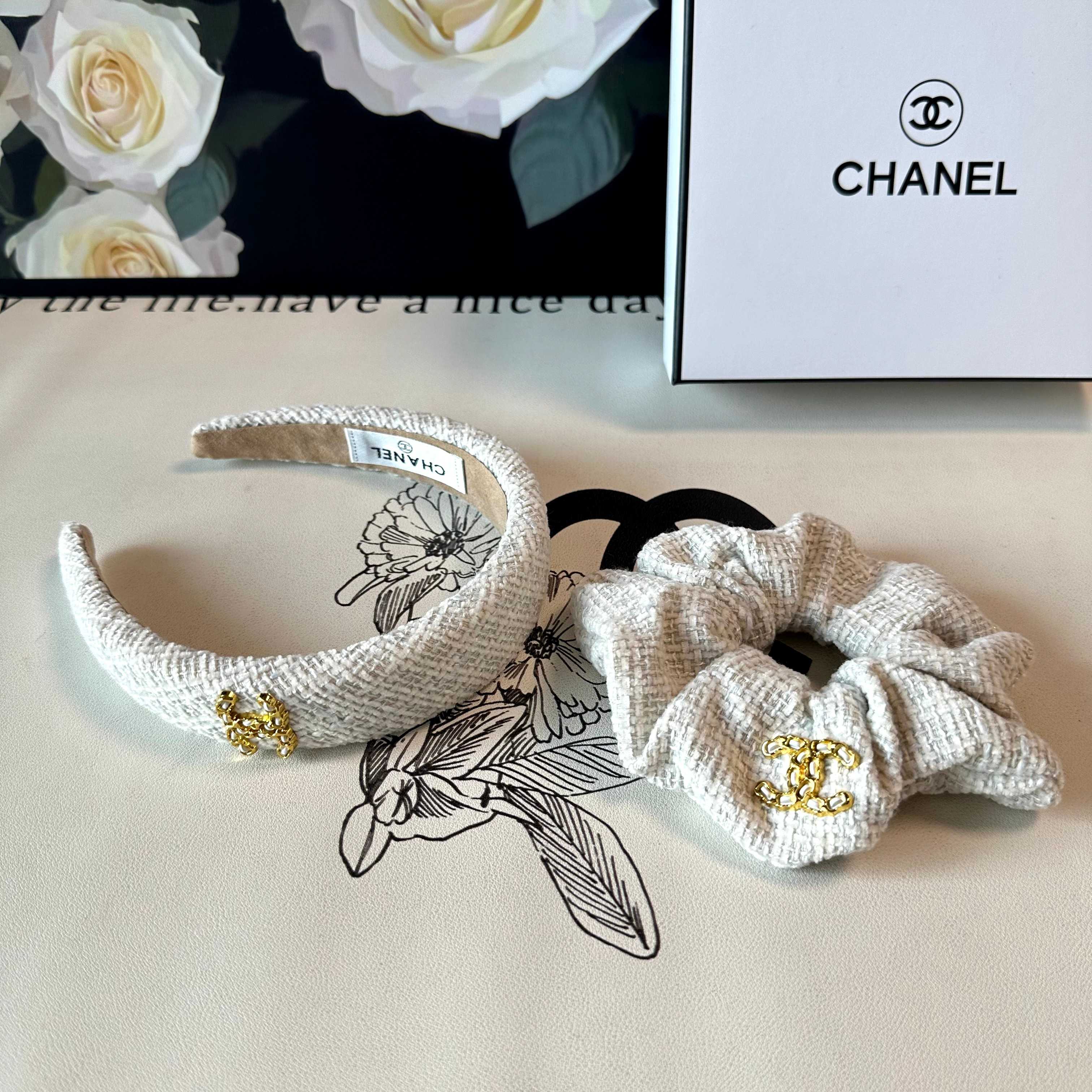 （两件套）配专柜包装 Chanel（香奈儿）最新爆款来啦✨💫小香风两件套发箍➕发圈优雅的girl值得入手