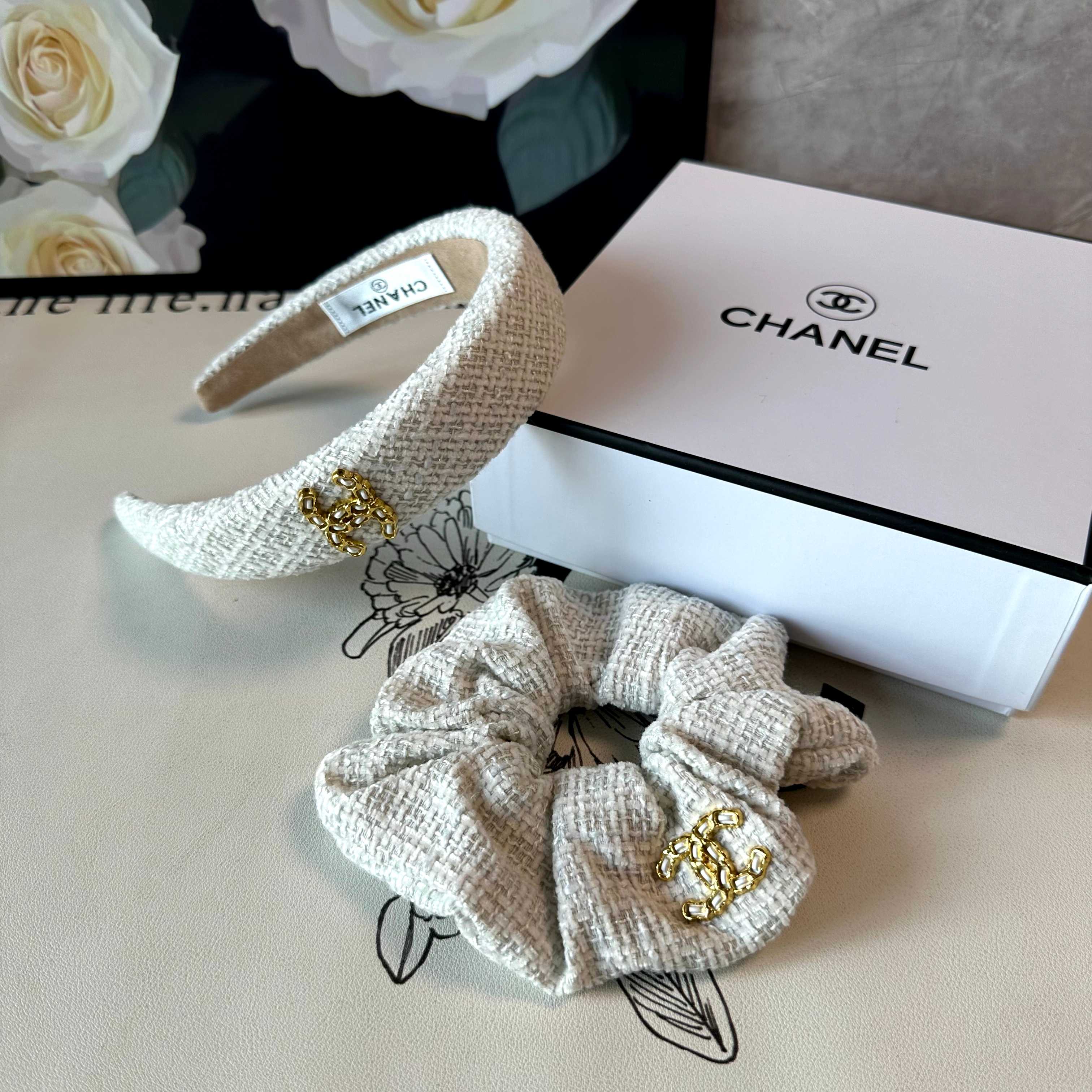 （两件套）配专柜包装 Chanel（香奈儿）最新爆款来啦✨💫小香风两件套发箍➕发圈优雅的girl值得入手