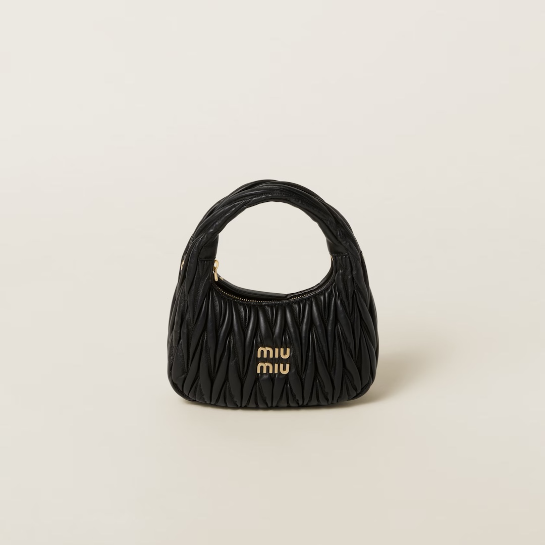 Miumiu2023 new Hobo/pleated bag. Miumiu's styles this year are really impressive, versatile and stylish. It goes well with sportswear, casual wear, trench coats, and suits, making it versatile and stylish. Material: imported sheepskin. Size: small 20cm. Comes with original factory packaging. Color: black. image 1