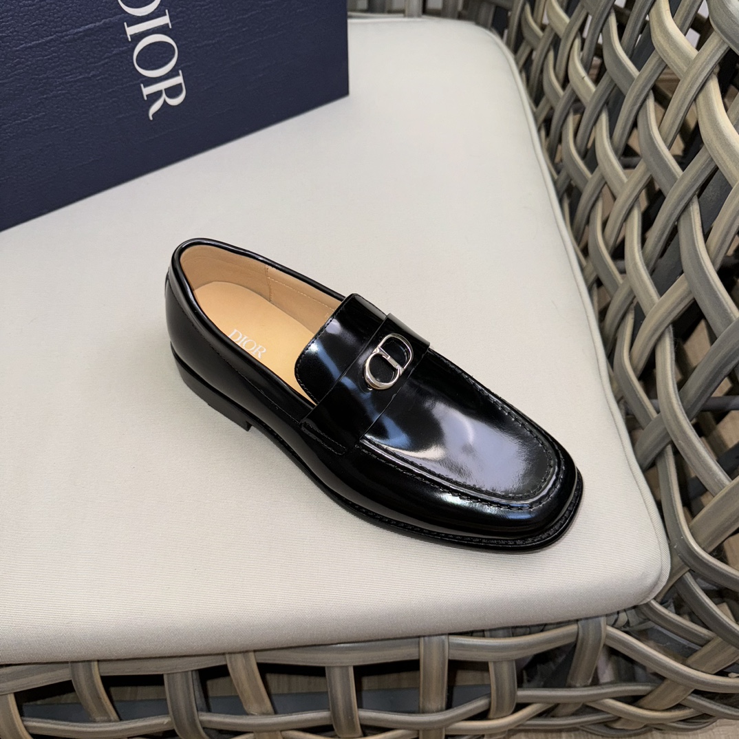 Miu Miu Classic Luxury Leather Shoe Loafer Ref 5