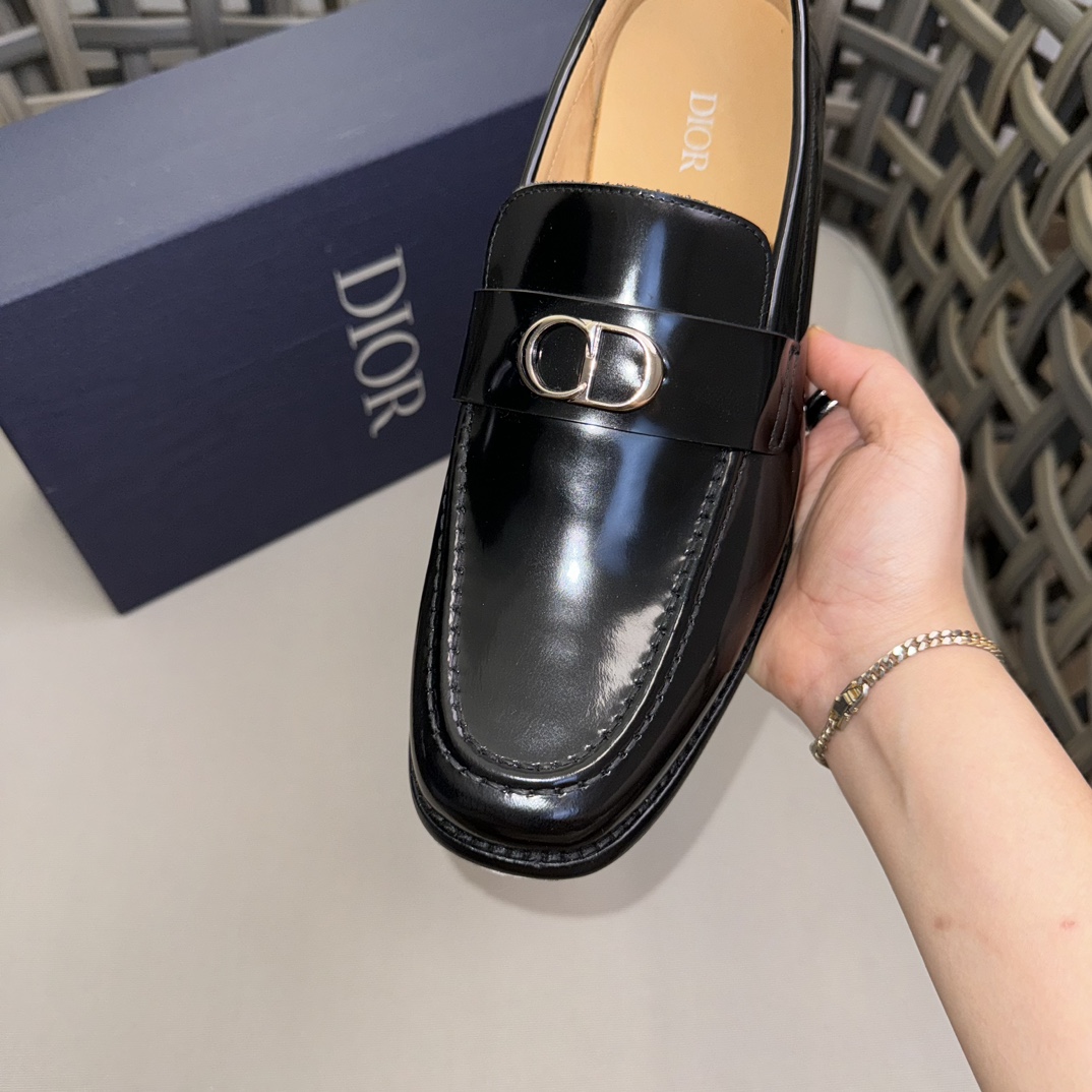 Miu Miu Classic Luxury Leather Shoe Loafer Ref 7