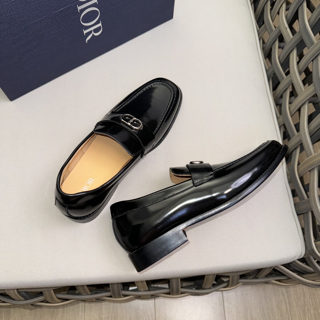 Miu Miu Classic Luxury Leather Shoe Loafer Ref 6