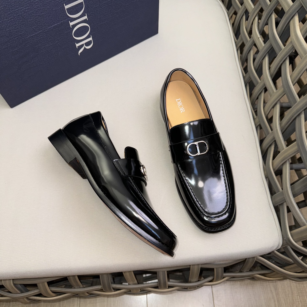 Miu Miu Classic Luxury Leather Shoe Loafer Ref 3