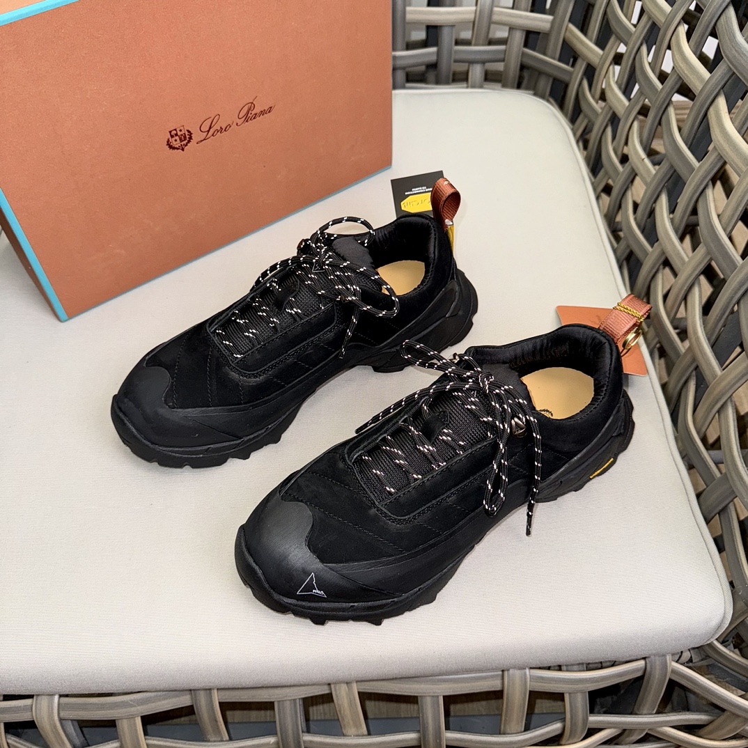 LP Recién llegadasLa nueva zapatilla Katharina de Loro Piana Para los entusiastas de las actividades